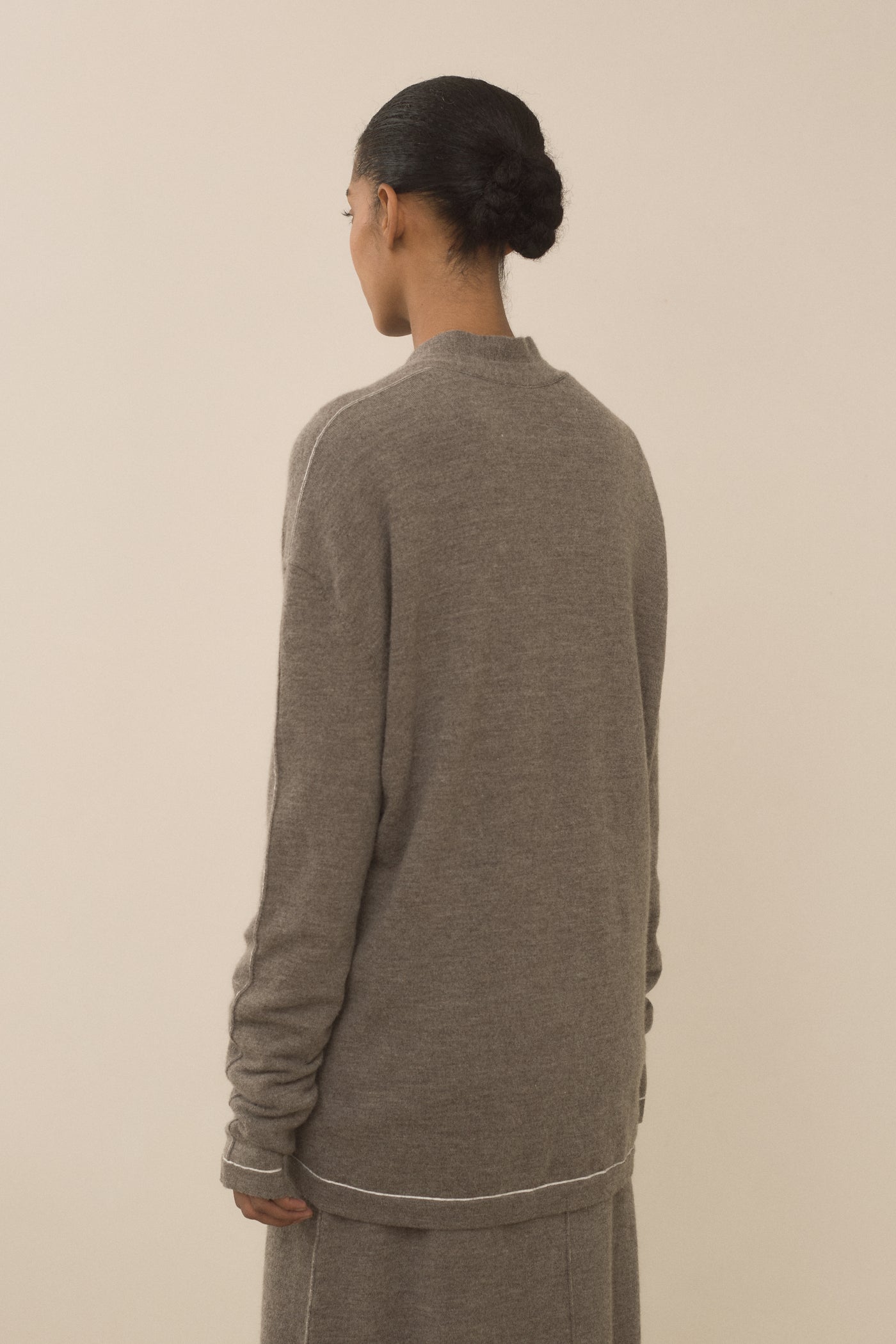 STITCH BUTTON CARDIGAN