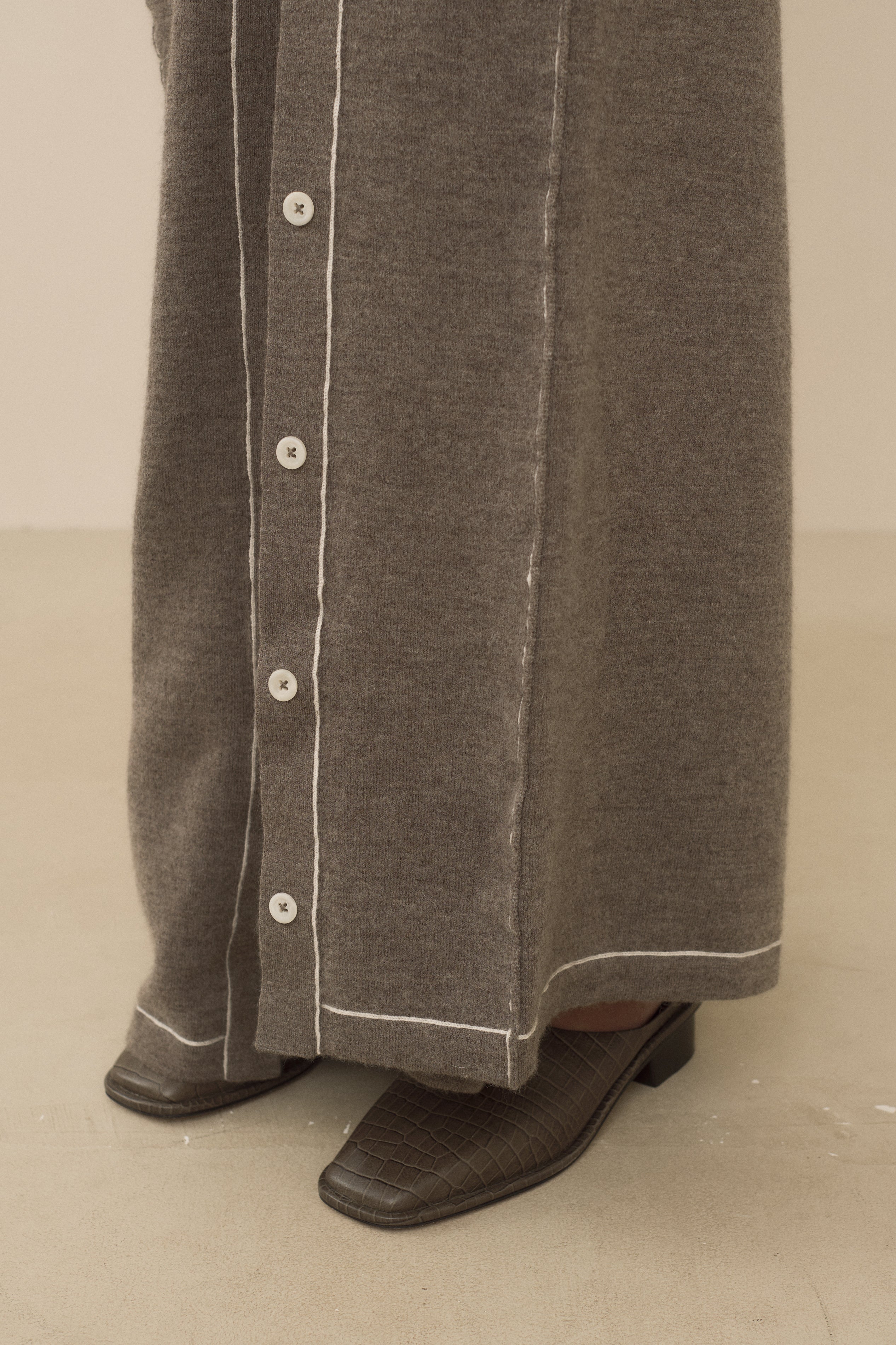 STITCH BUTTON DRESS