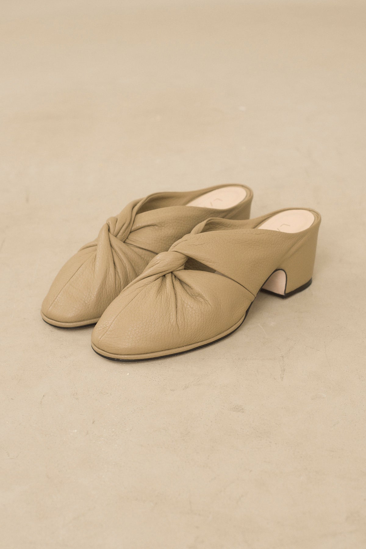 TWIST MULE
