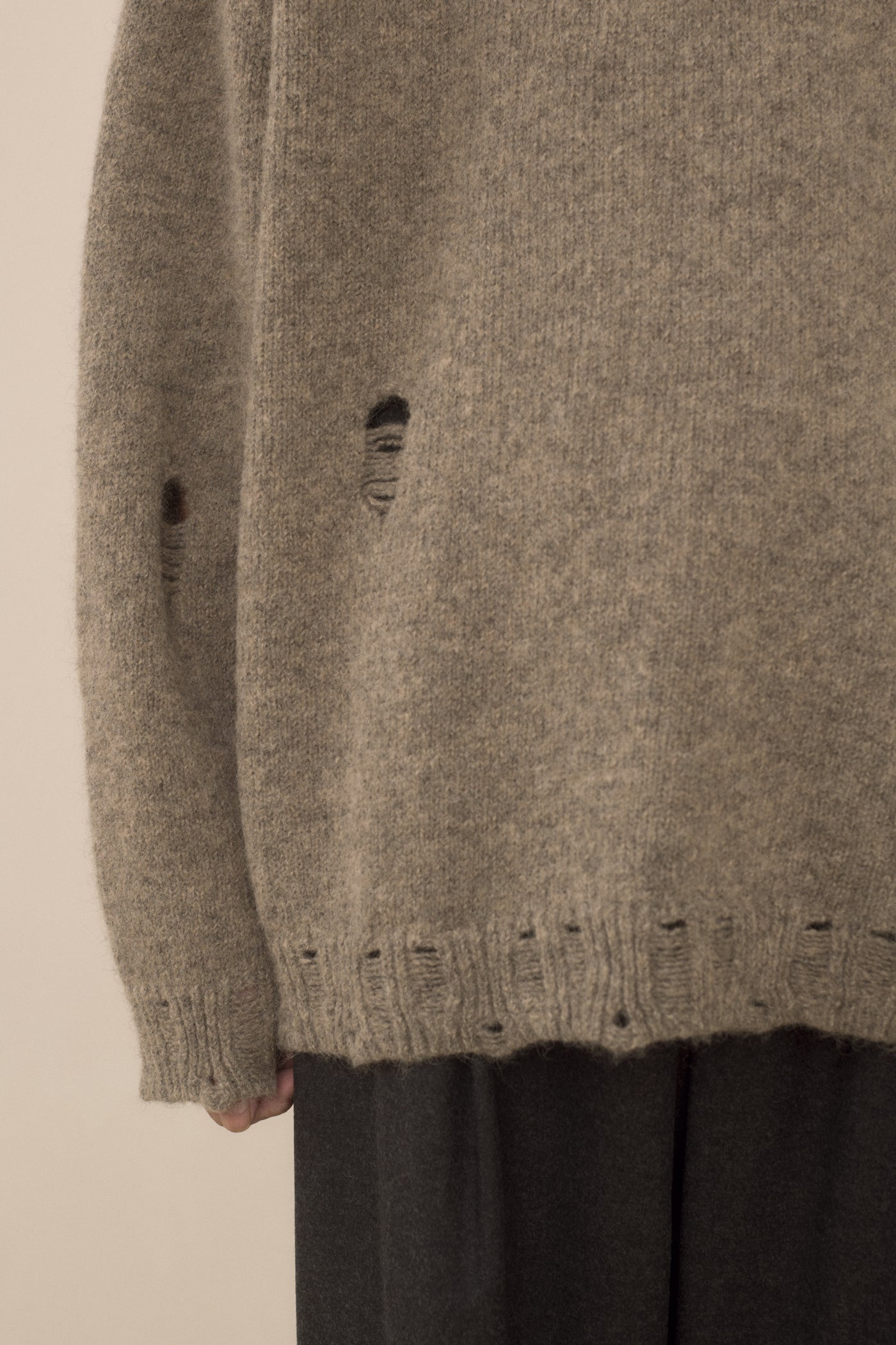 DISTRESSED ROLLNECK