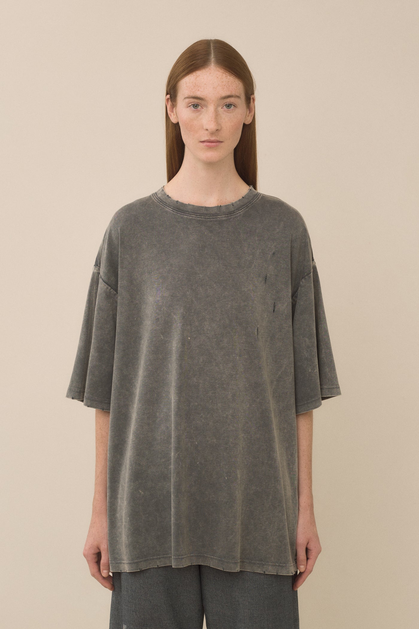 WORN TEE