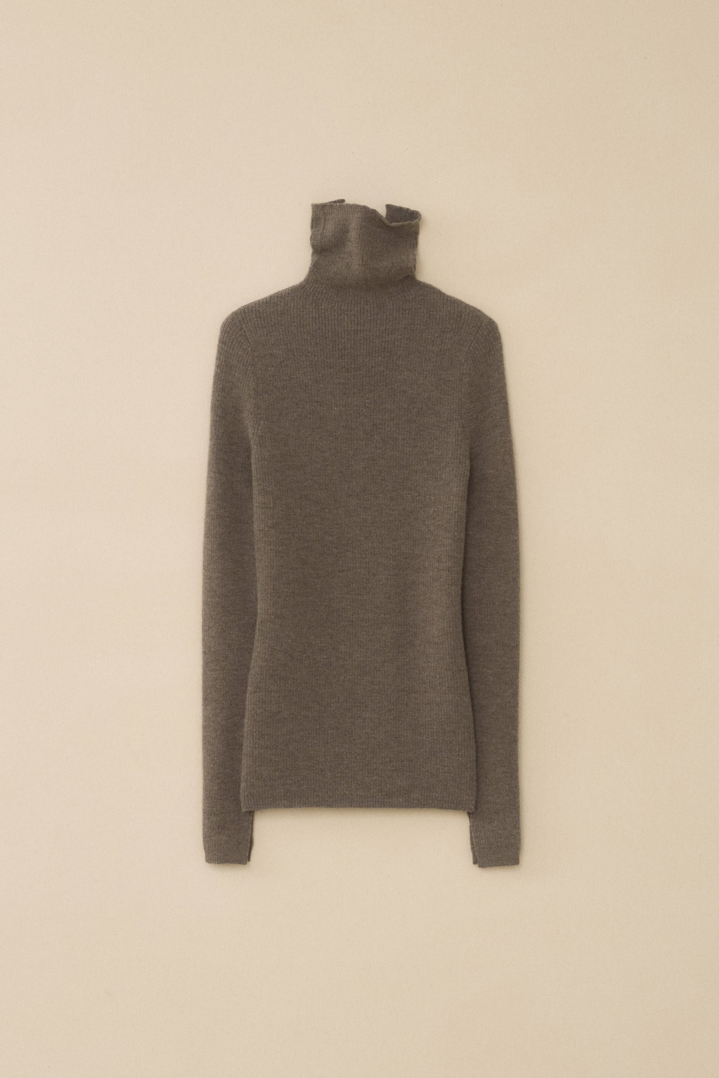 RIB SPLIT TURTLENECK