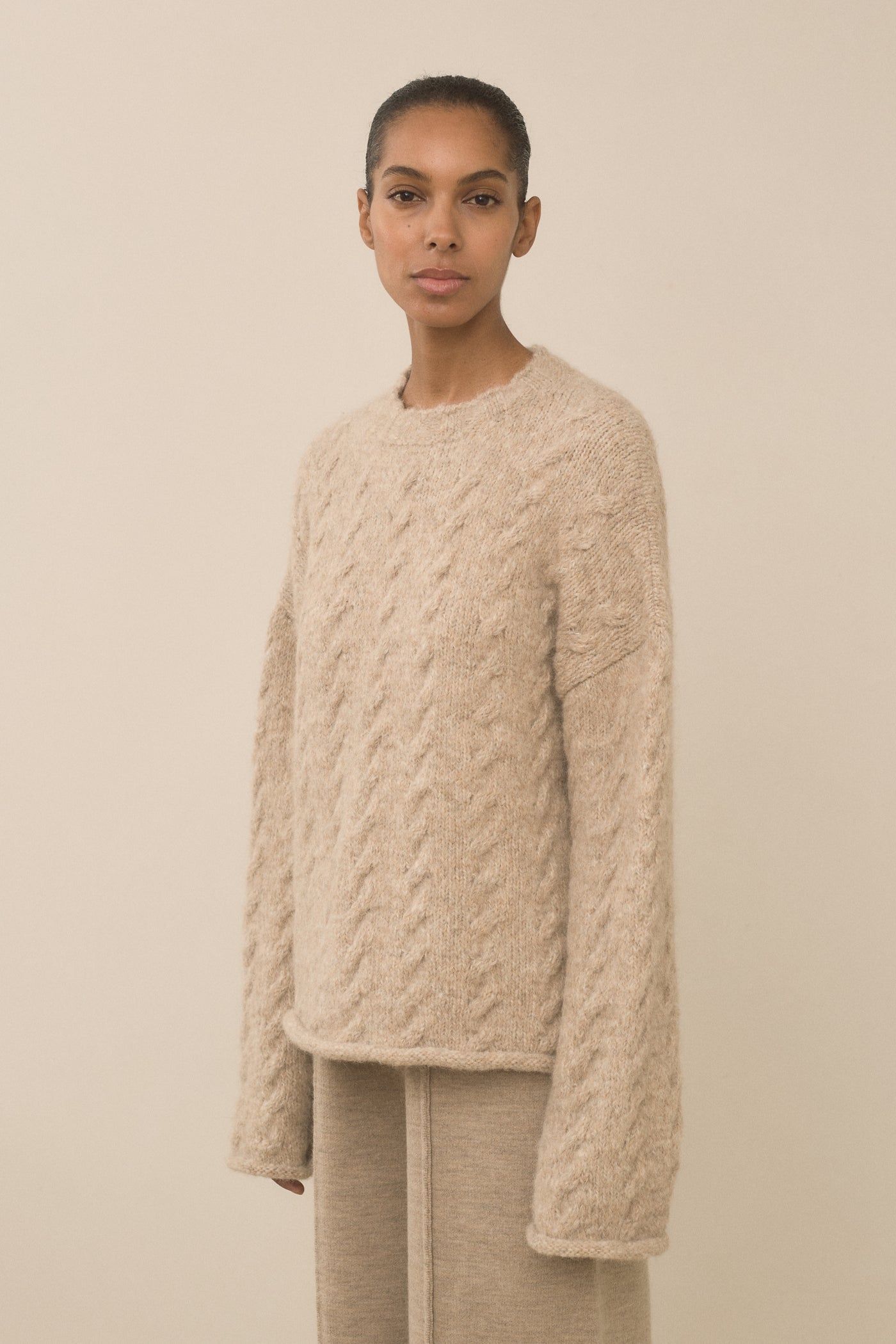CABLE CREWNECK