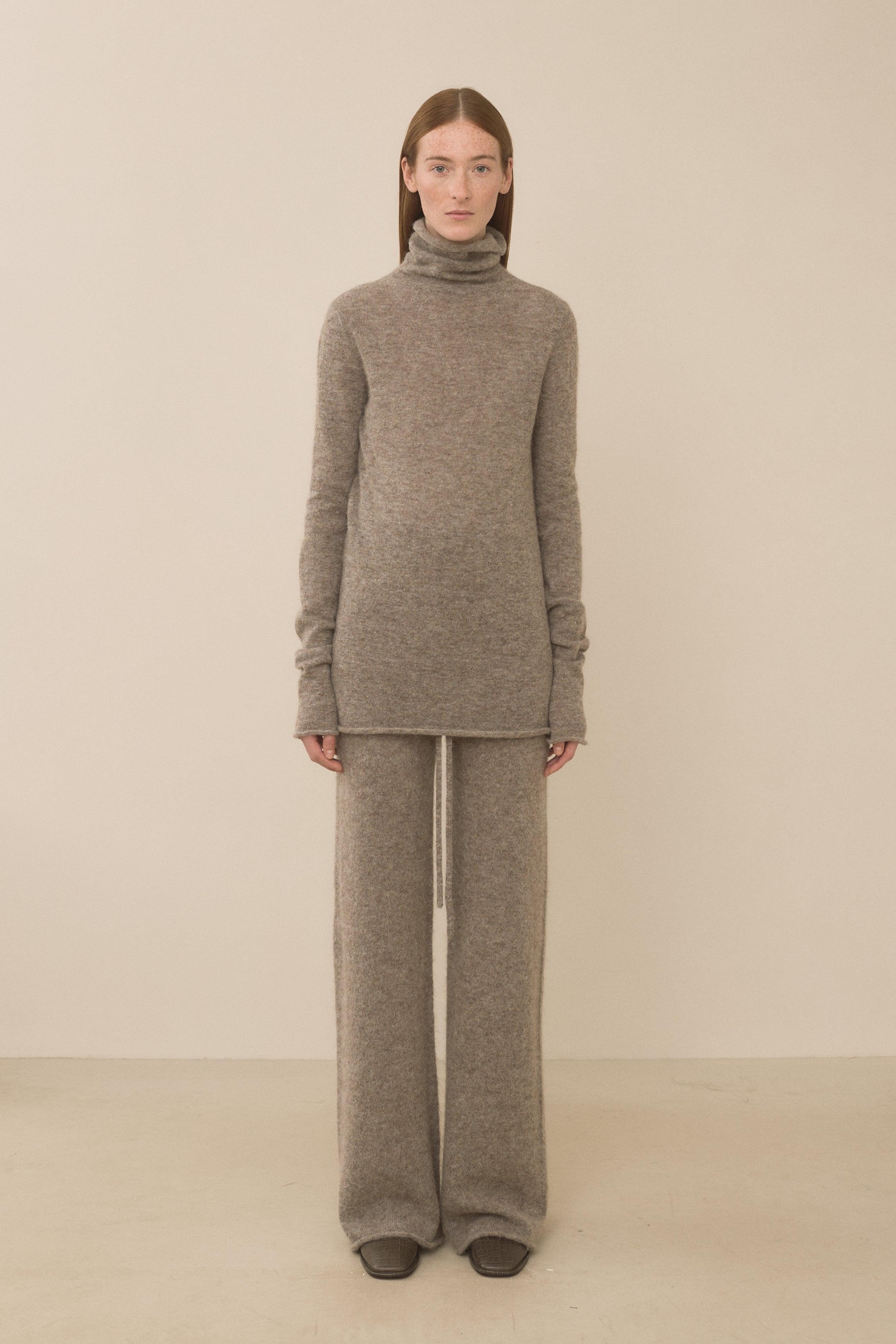 ROLL PANTS