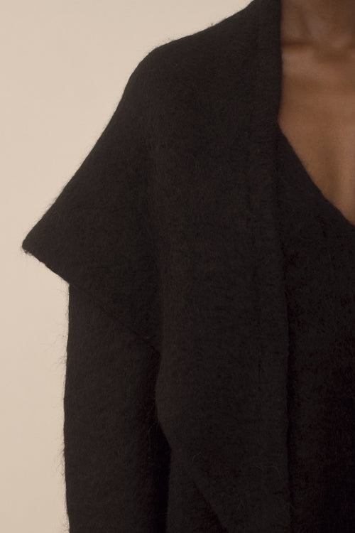 BRUSHED TRIANGLE WRAP