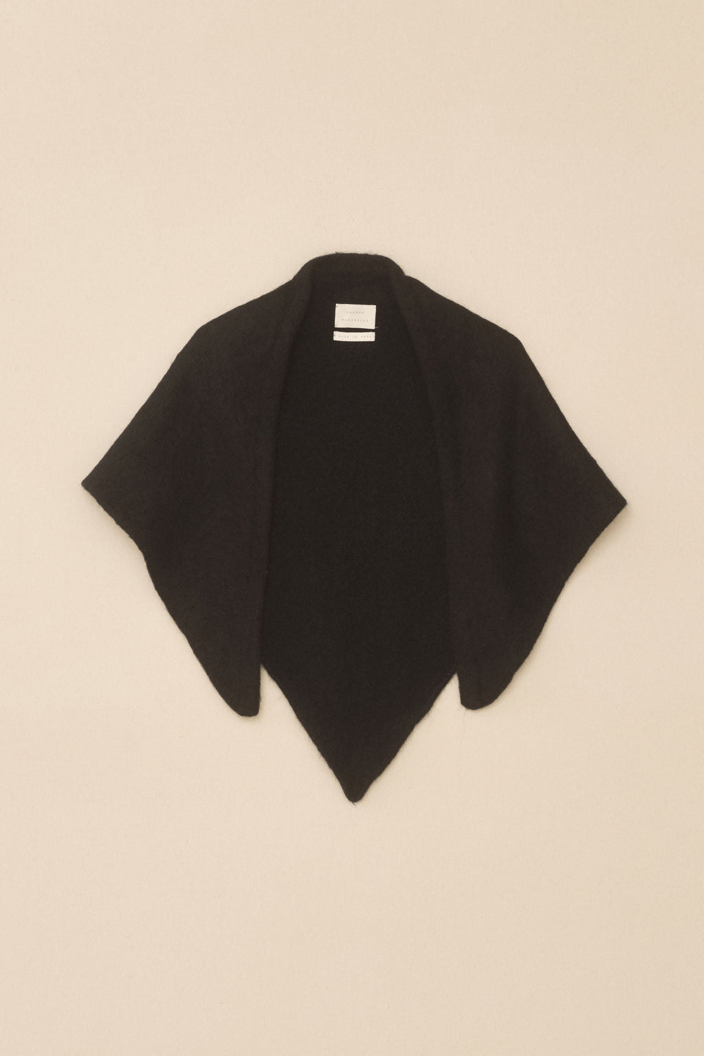 BRUSHED TRIANGLE WRAP