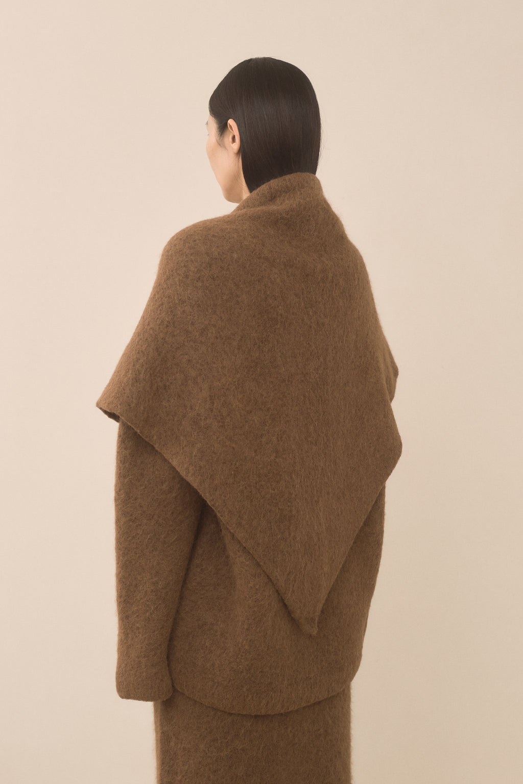 BRUSHED TRIANGLE WRAP