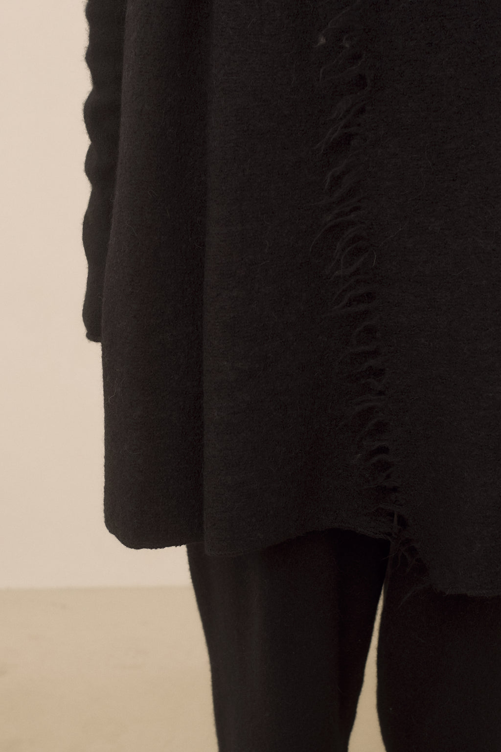 SOFT FRINGE SCARF