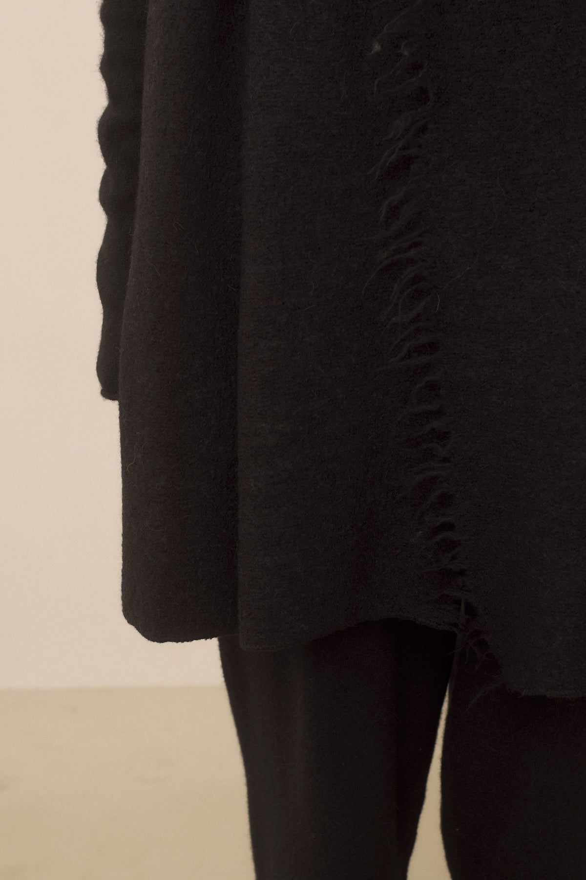 SOFT FRINGE SCARF