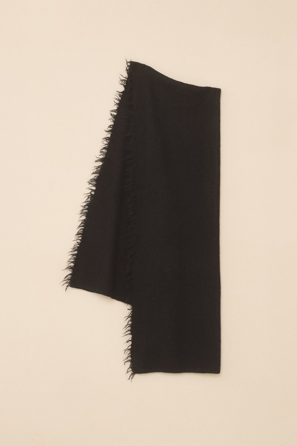 SOFT FRINGE SCARF