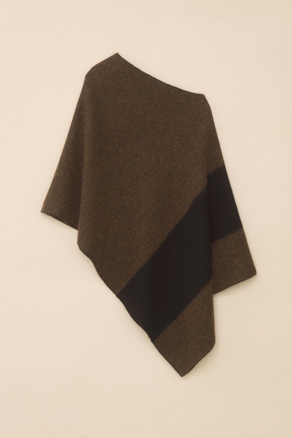 BLOCK PONCHO
