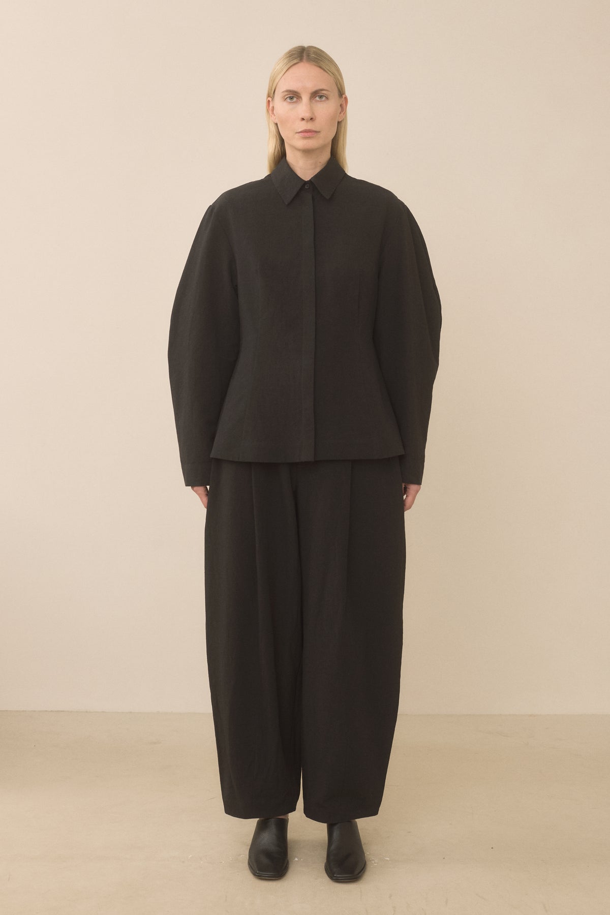 TAPER TROUSER