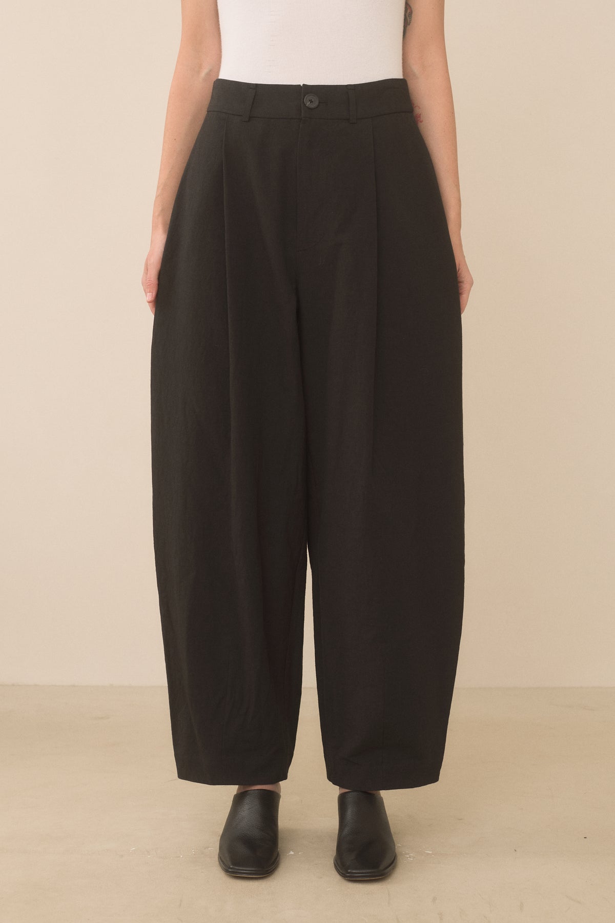 TAPER TROUSER