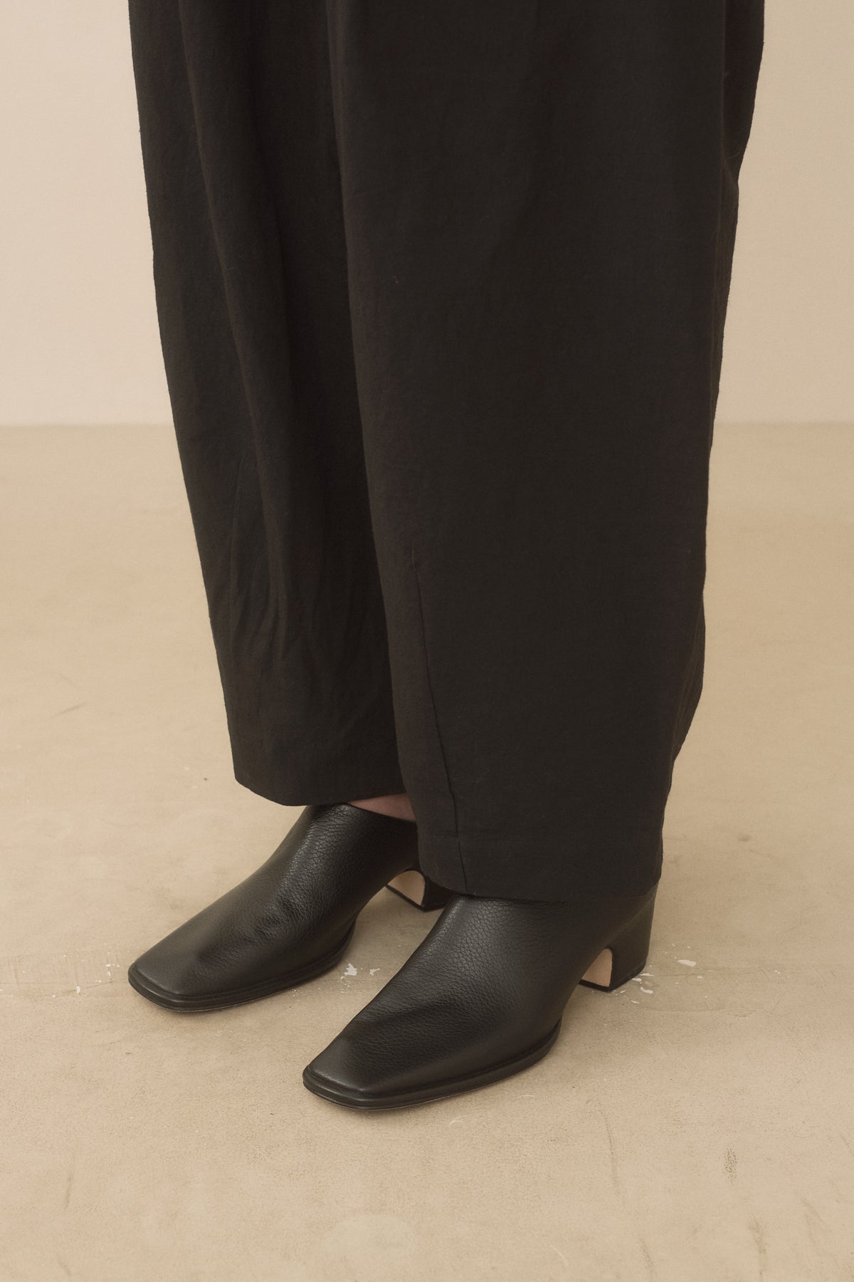 TAPER TROUSER