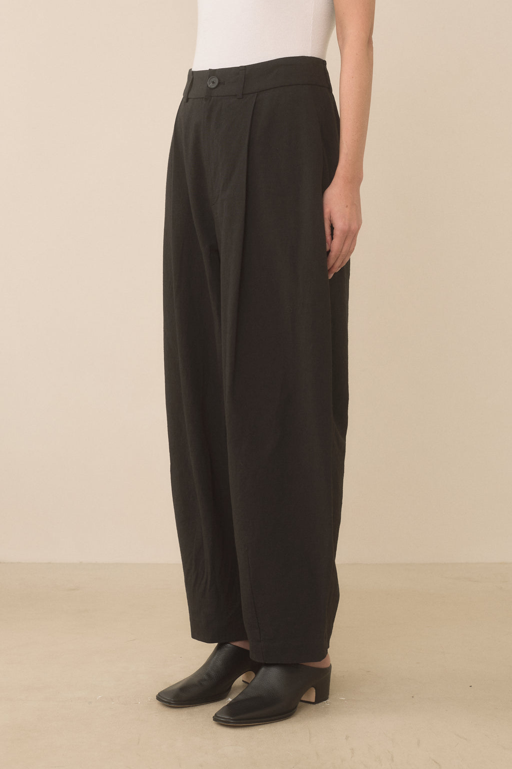 TAPER TROUSER