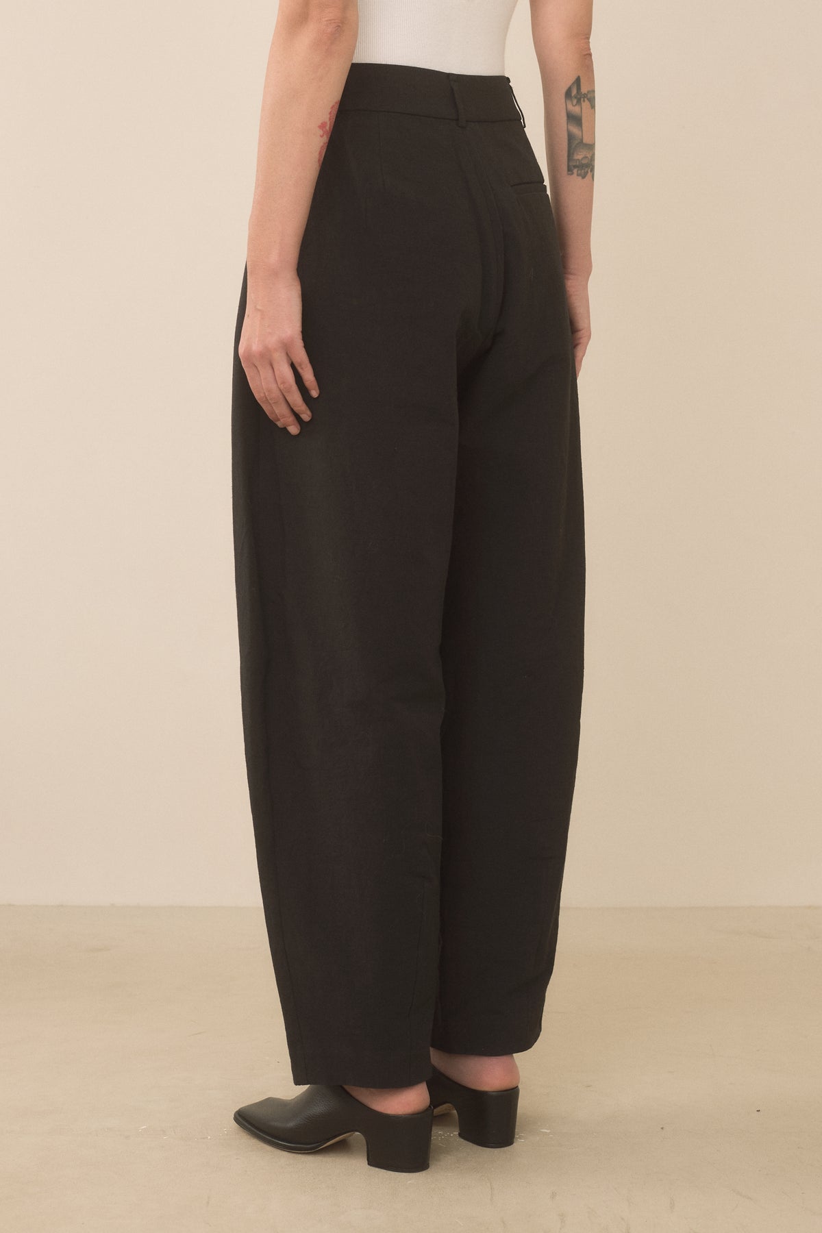 TAPER TROUSER