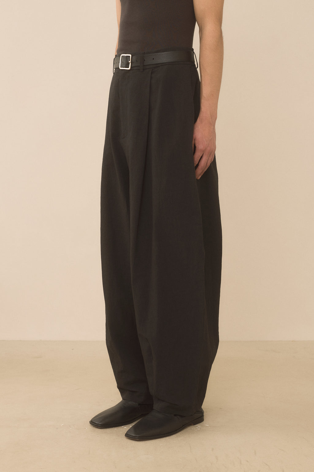TAPER TROUSER