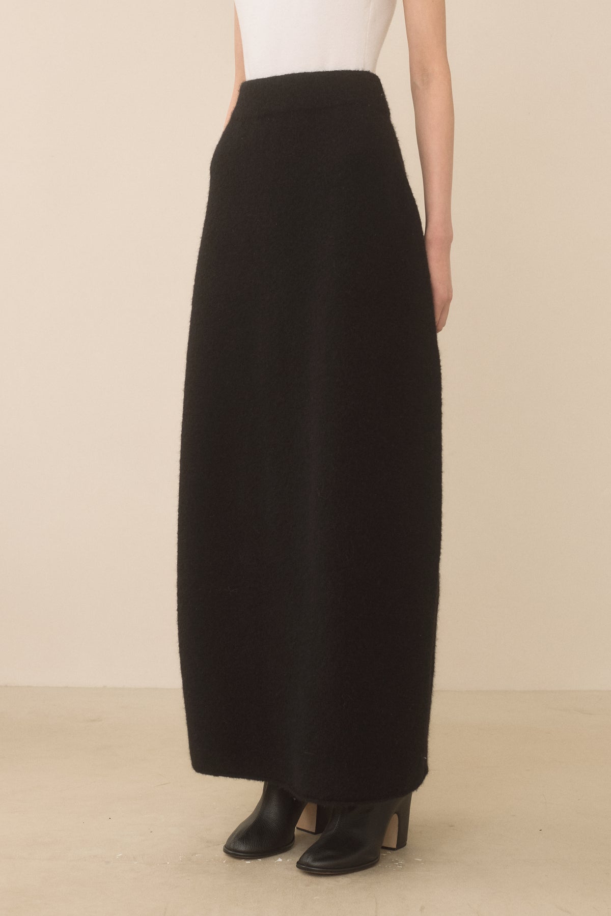 FELT BOTTLE SKIRT