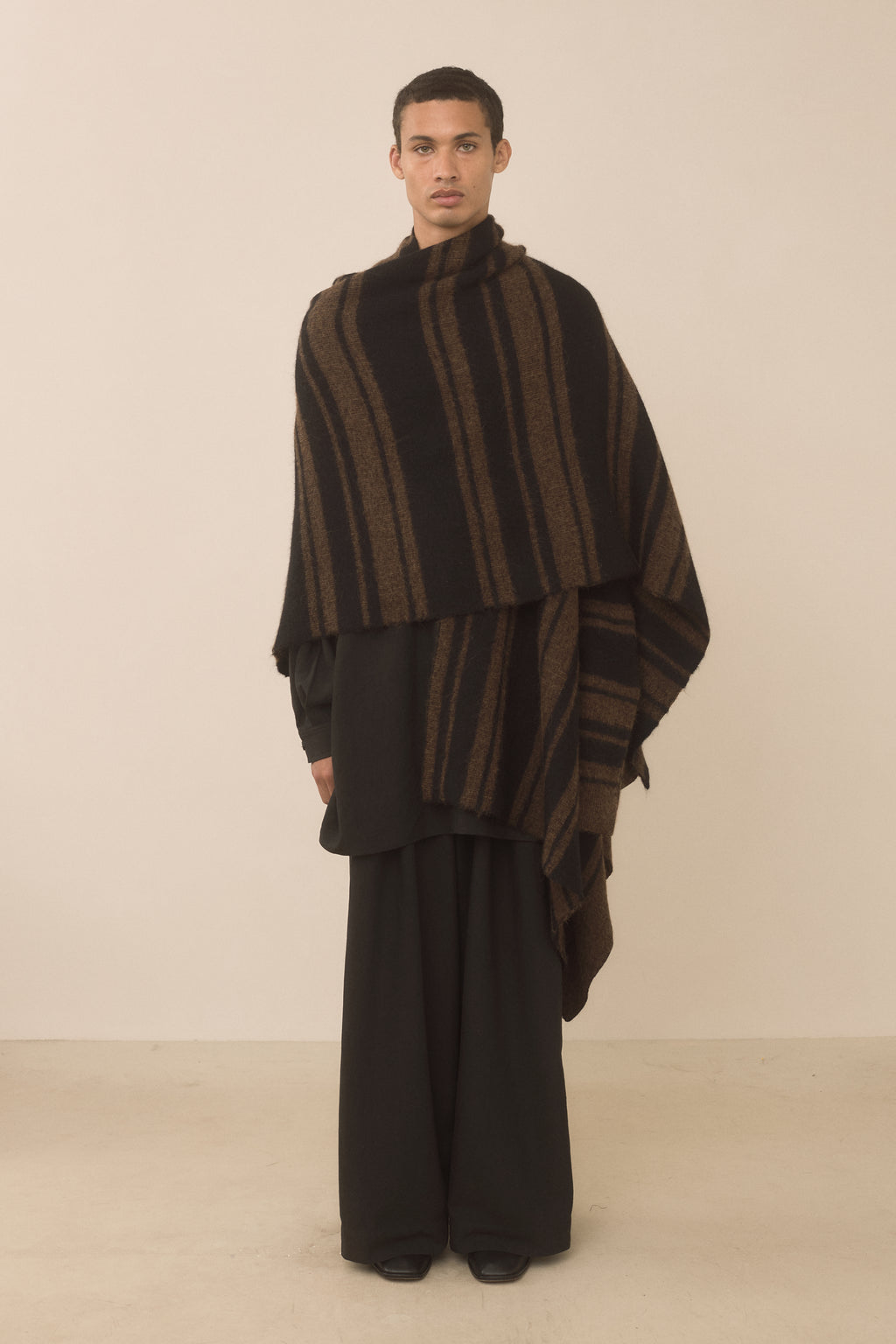 BANDED WRAP MANTLE