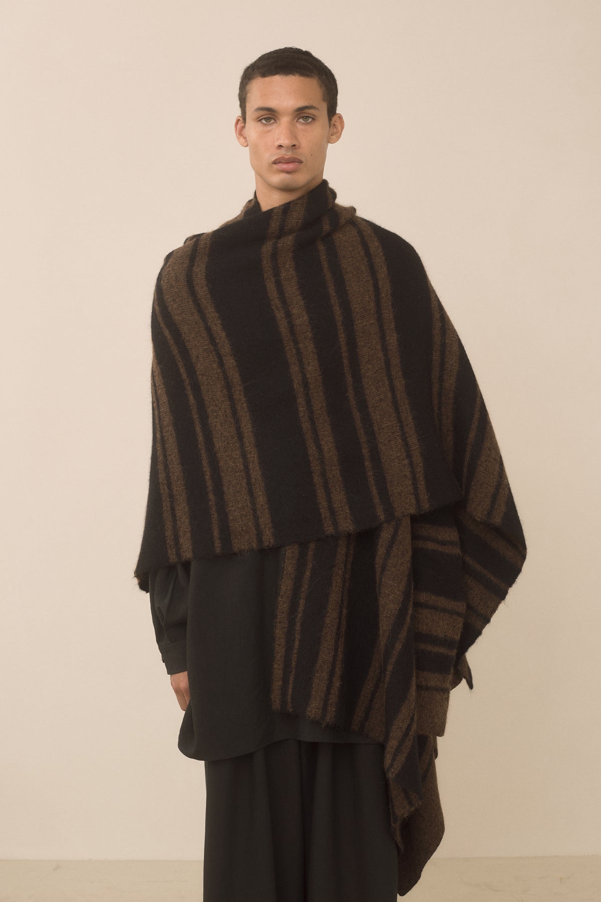 BANDED WRAP MANTLE