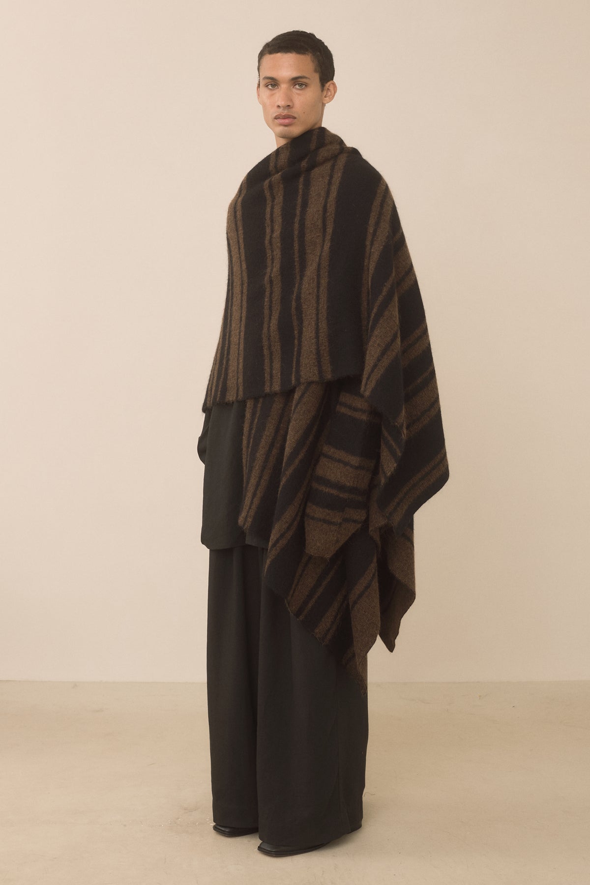 BANDED WRAP MANTLE