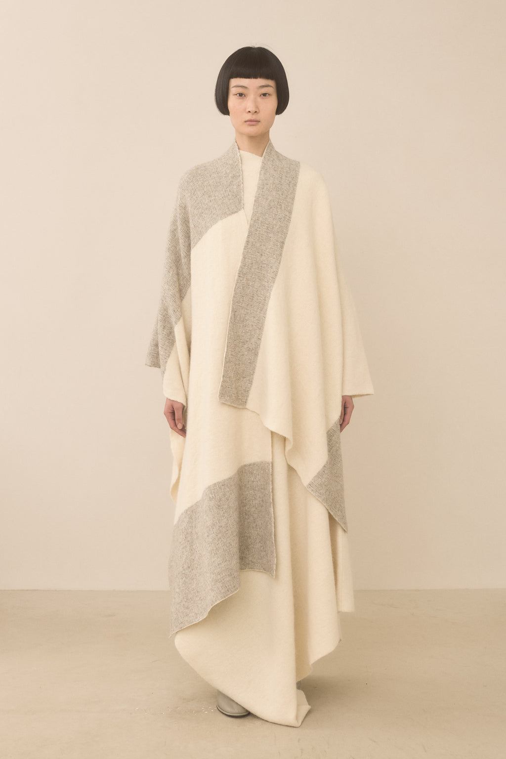 BLOCK WRAP MANTLE