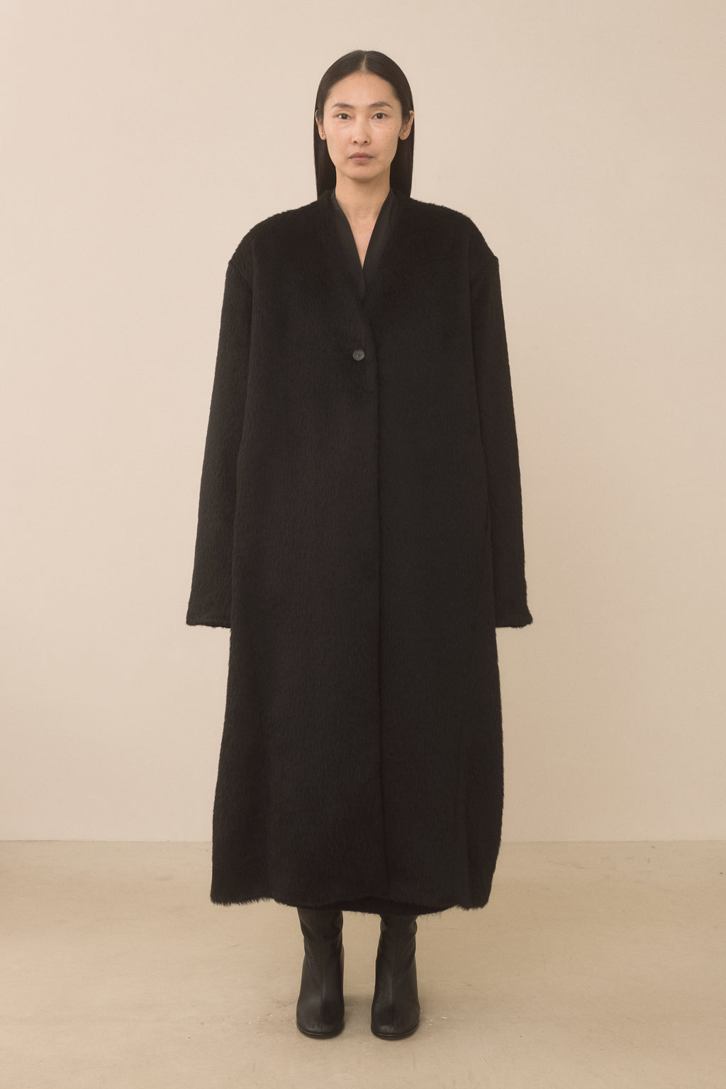 SURI SHOULDERS COAT
