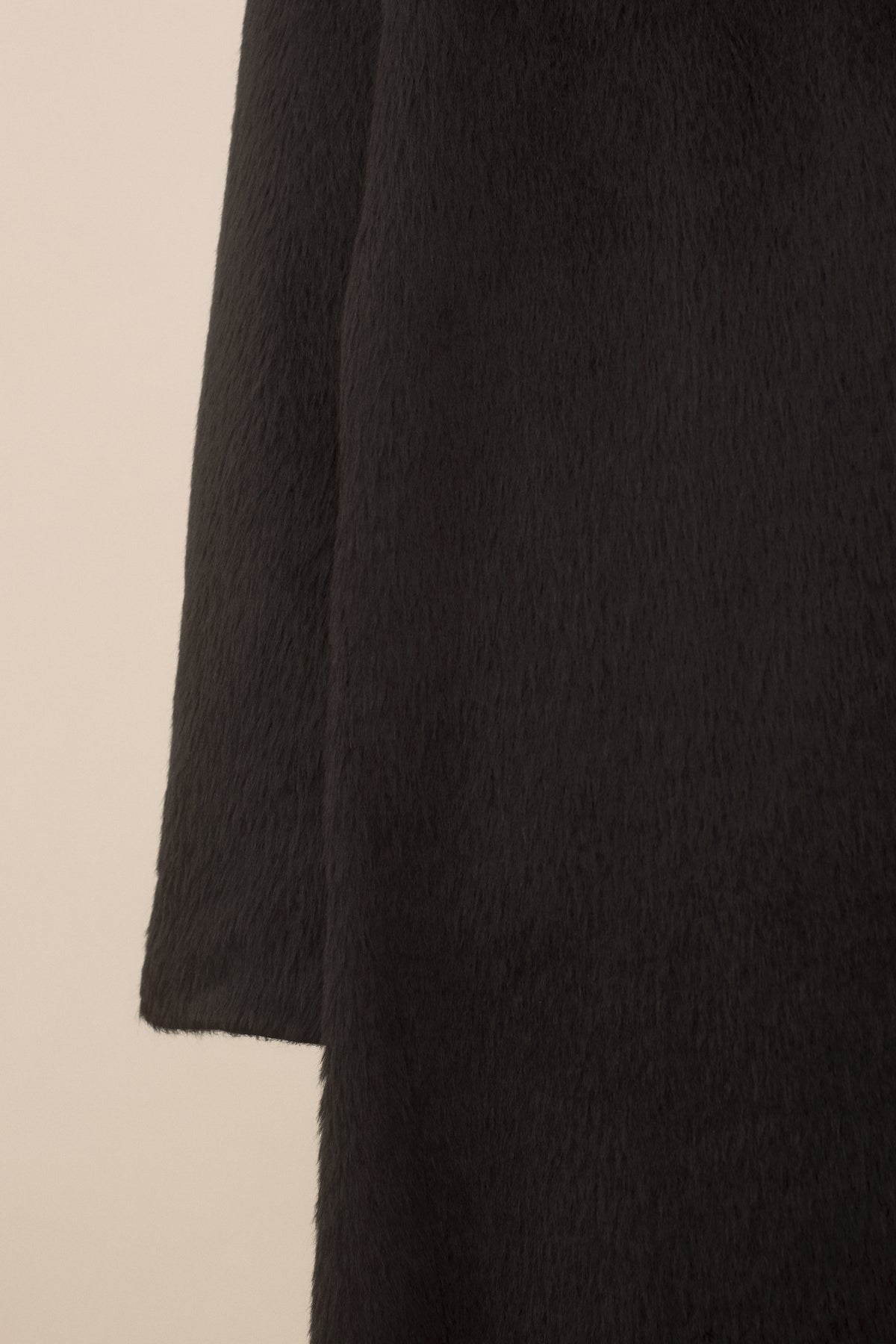 SURI SHOULDERS COAT