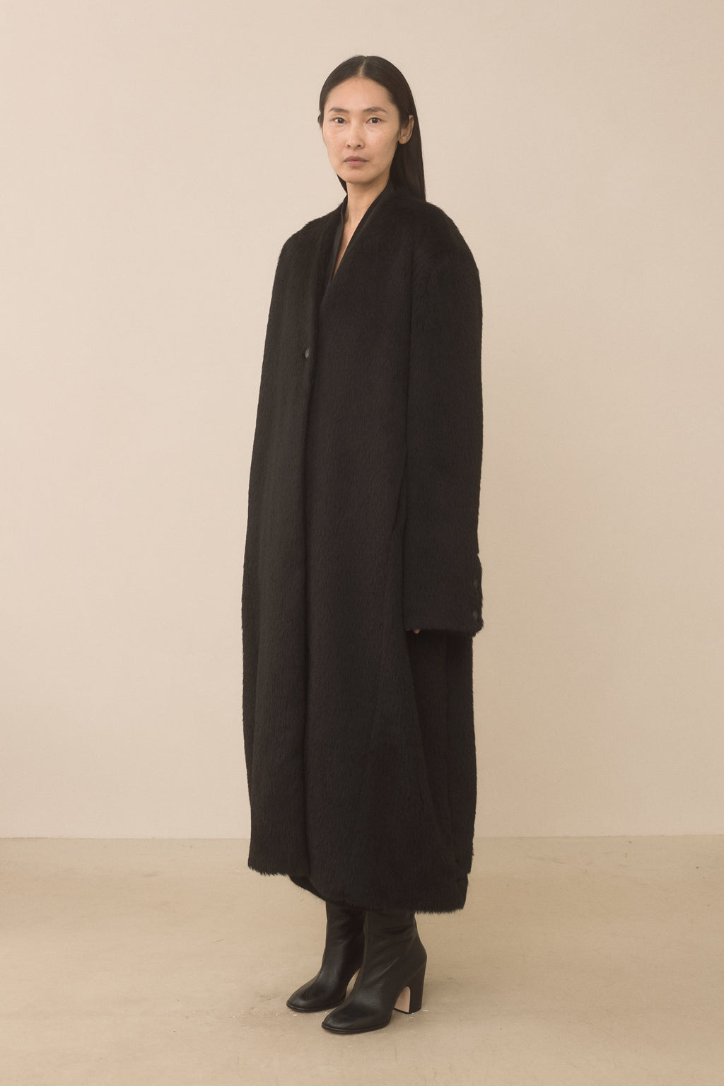 SURI SHOULDERS COAT