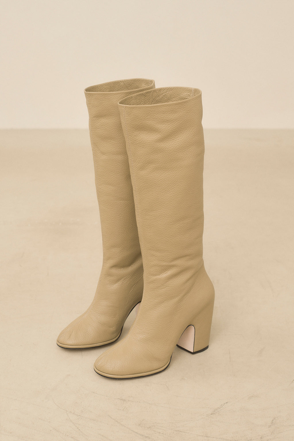 HIGH ARCH BOOT
