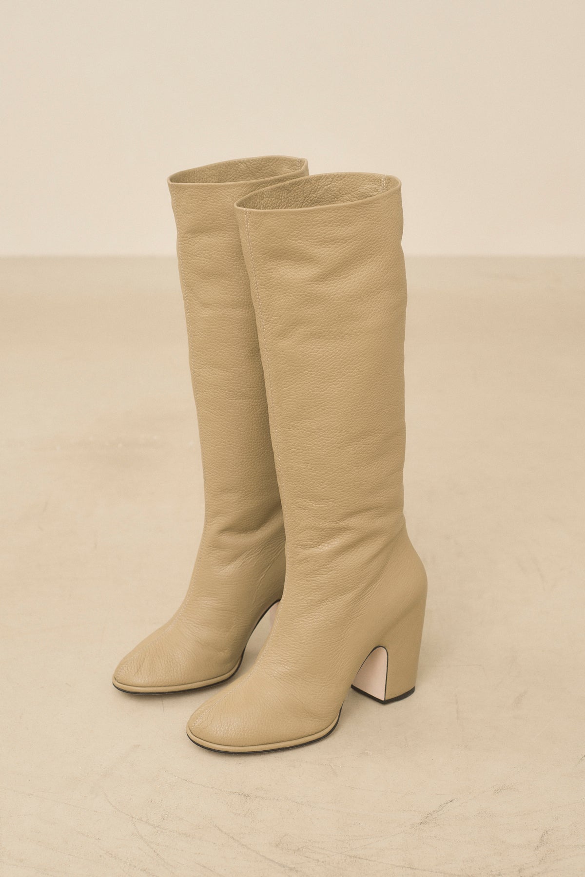 HIGH ARCH BOOT