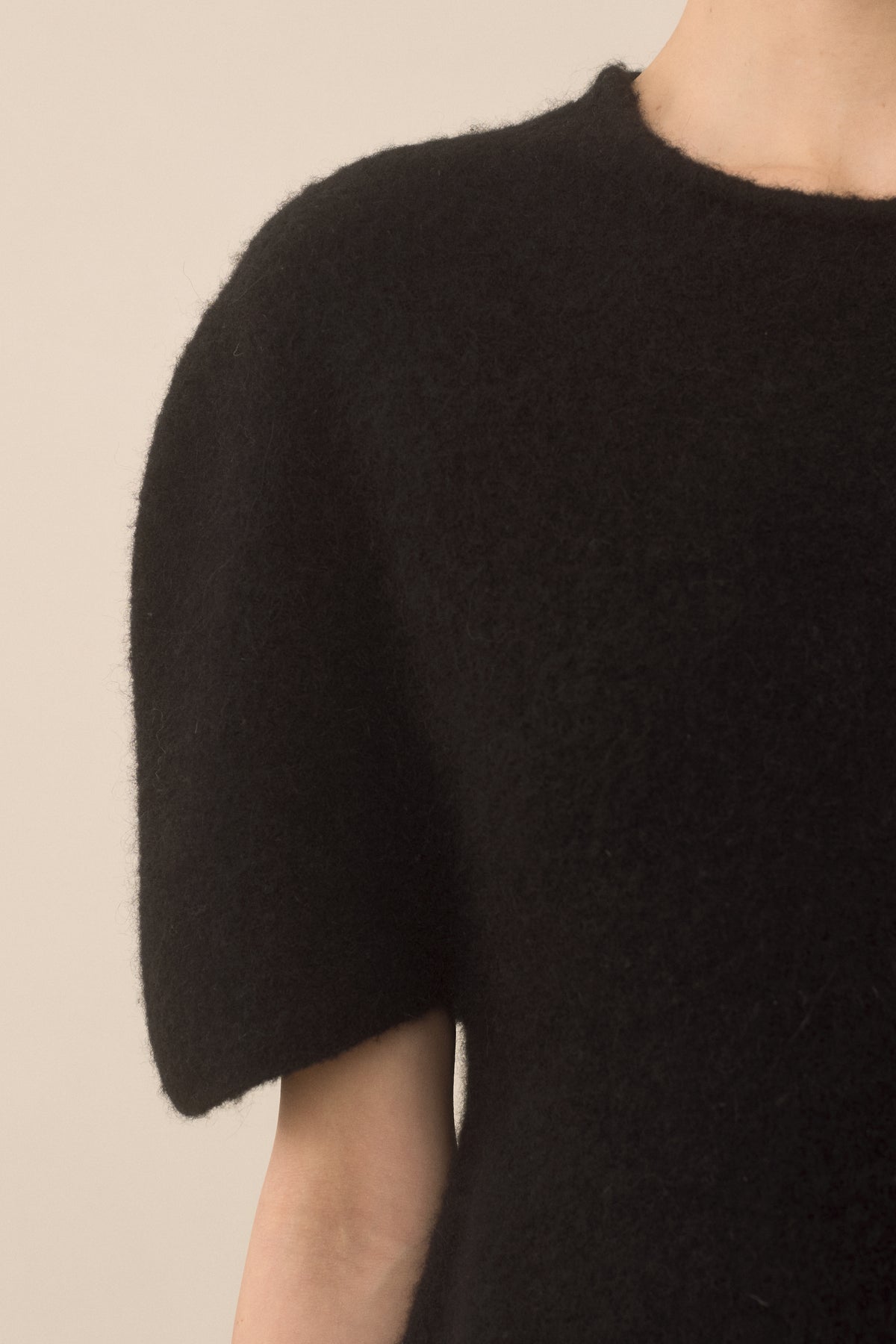 FELT CAPE CREWNECK