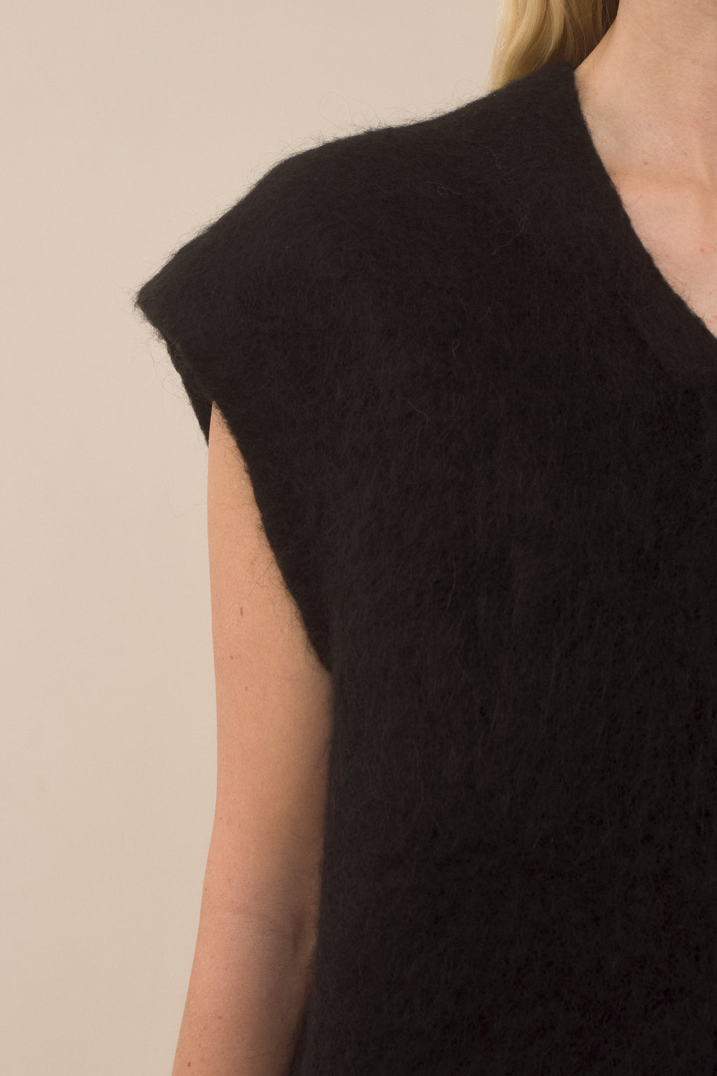BRUSHED VEST