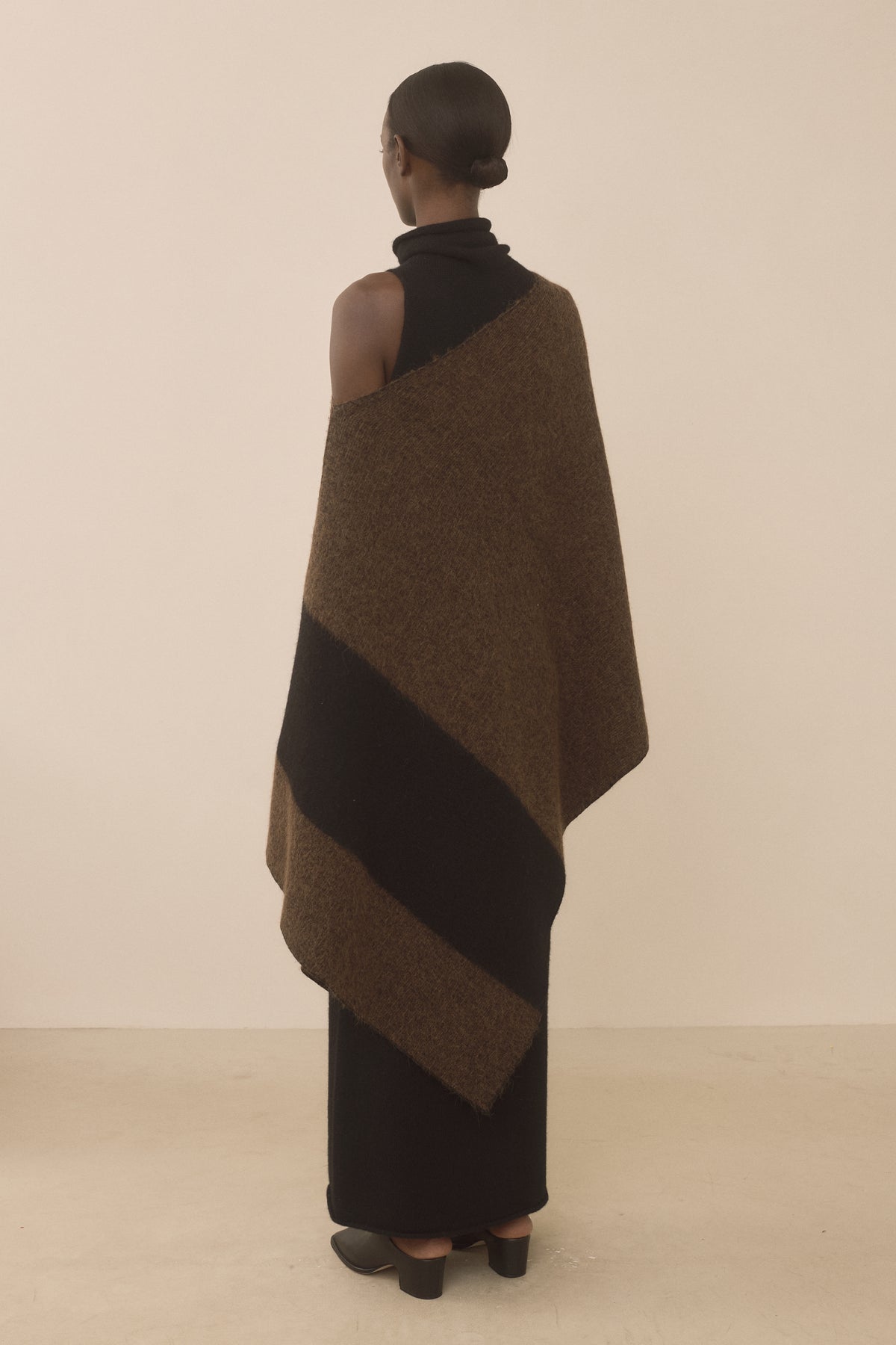 BLOCK PONCHO