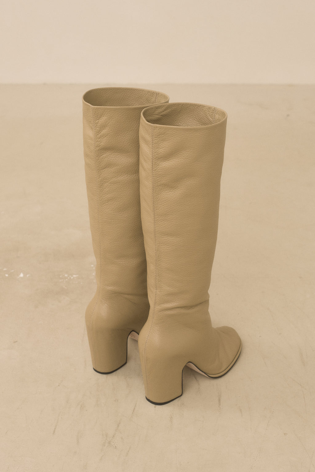 HIGH ARCH BOOT
