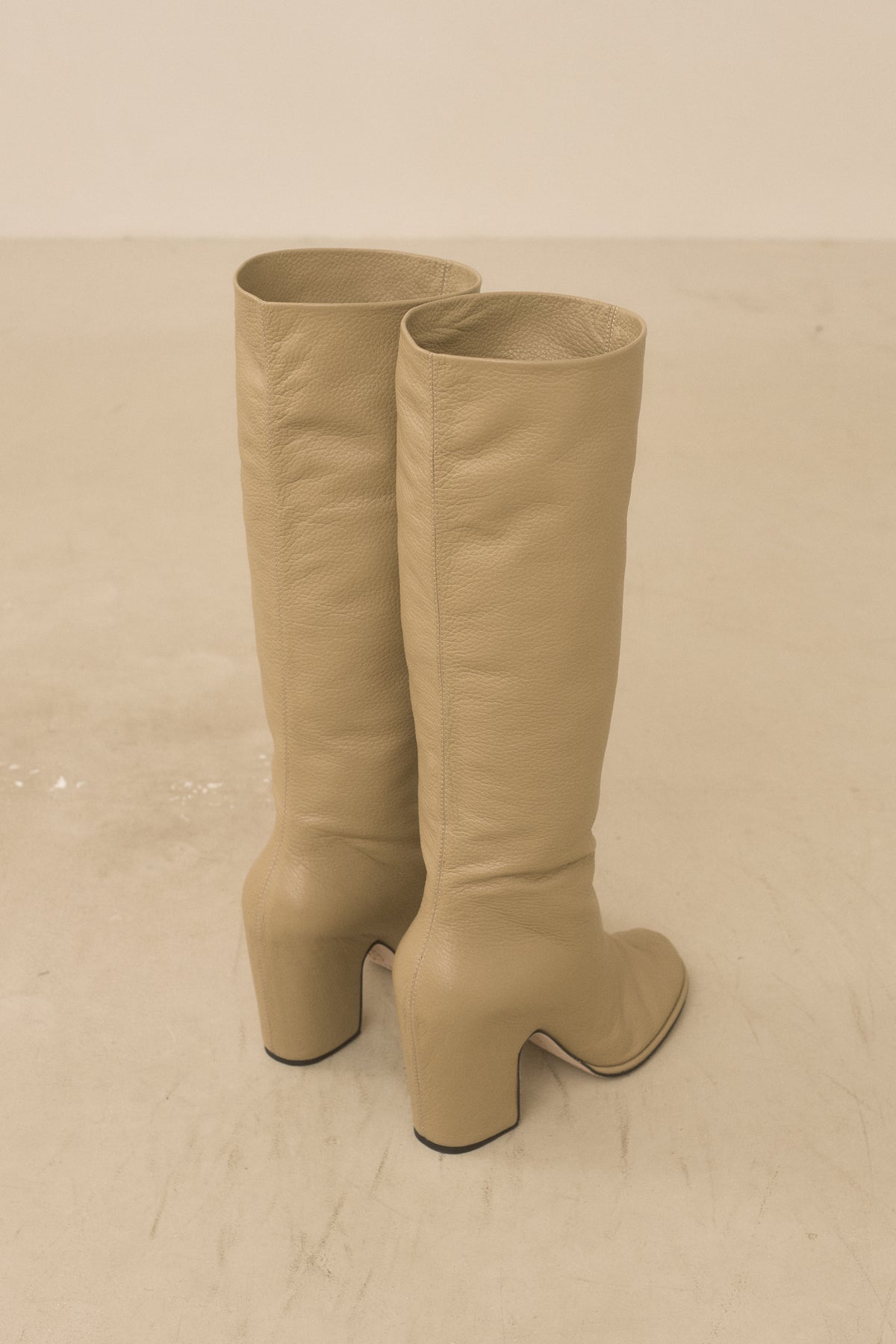 HIGH ARCH BOOT