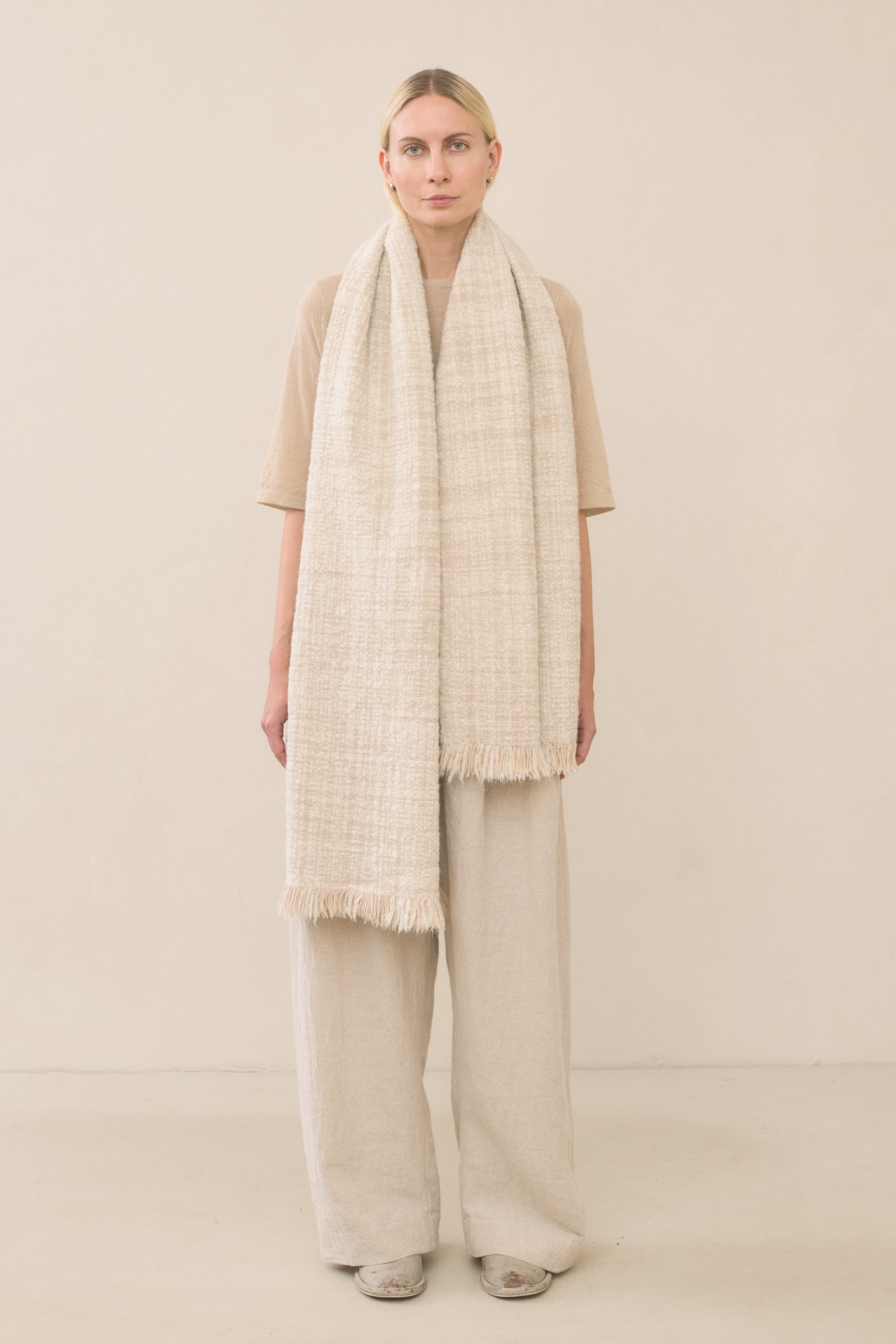 HANDWOVEN FADE WRAP