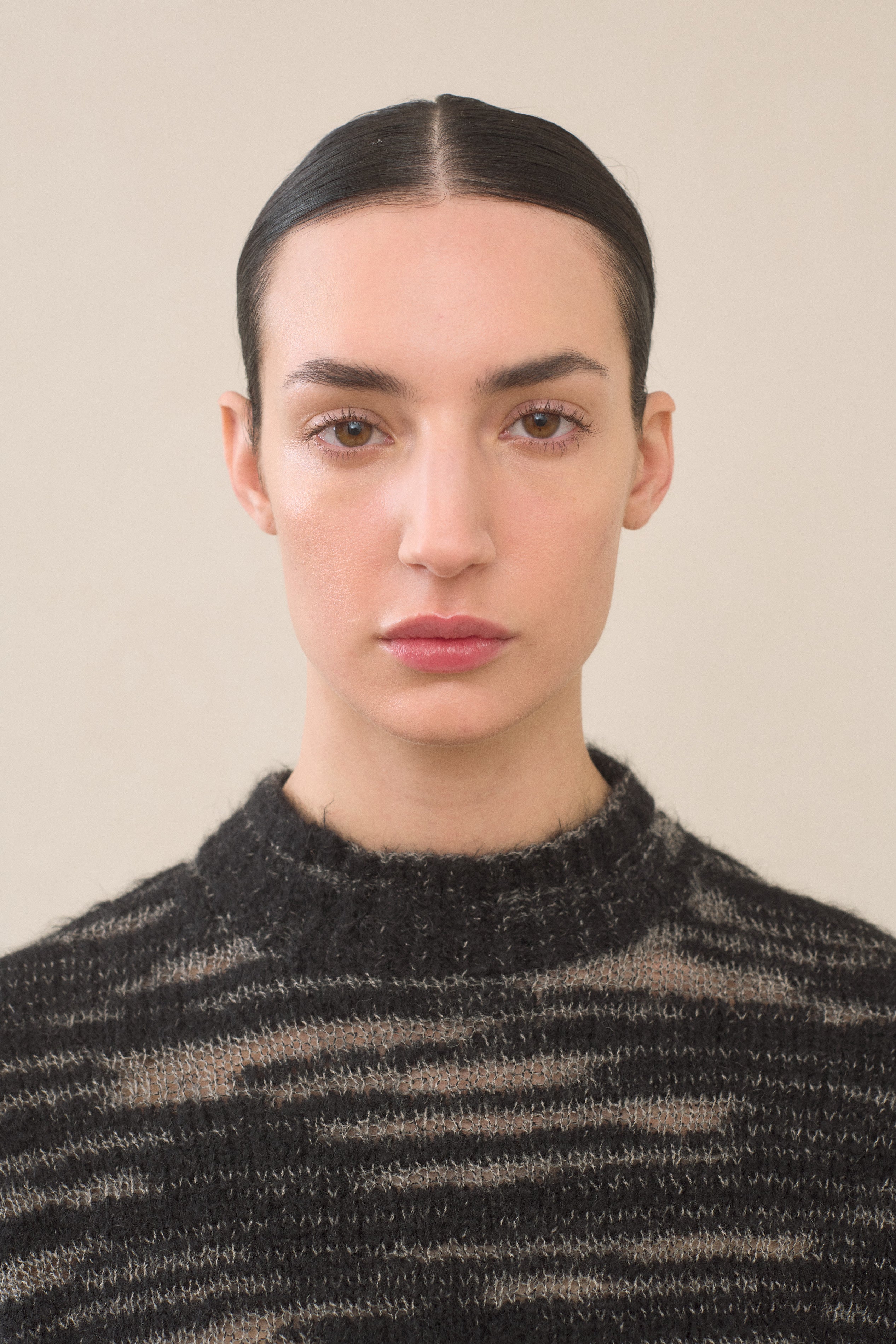 THREADBARE CREWNECK