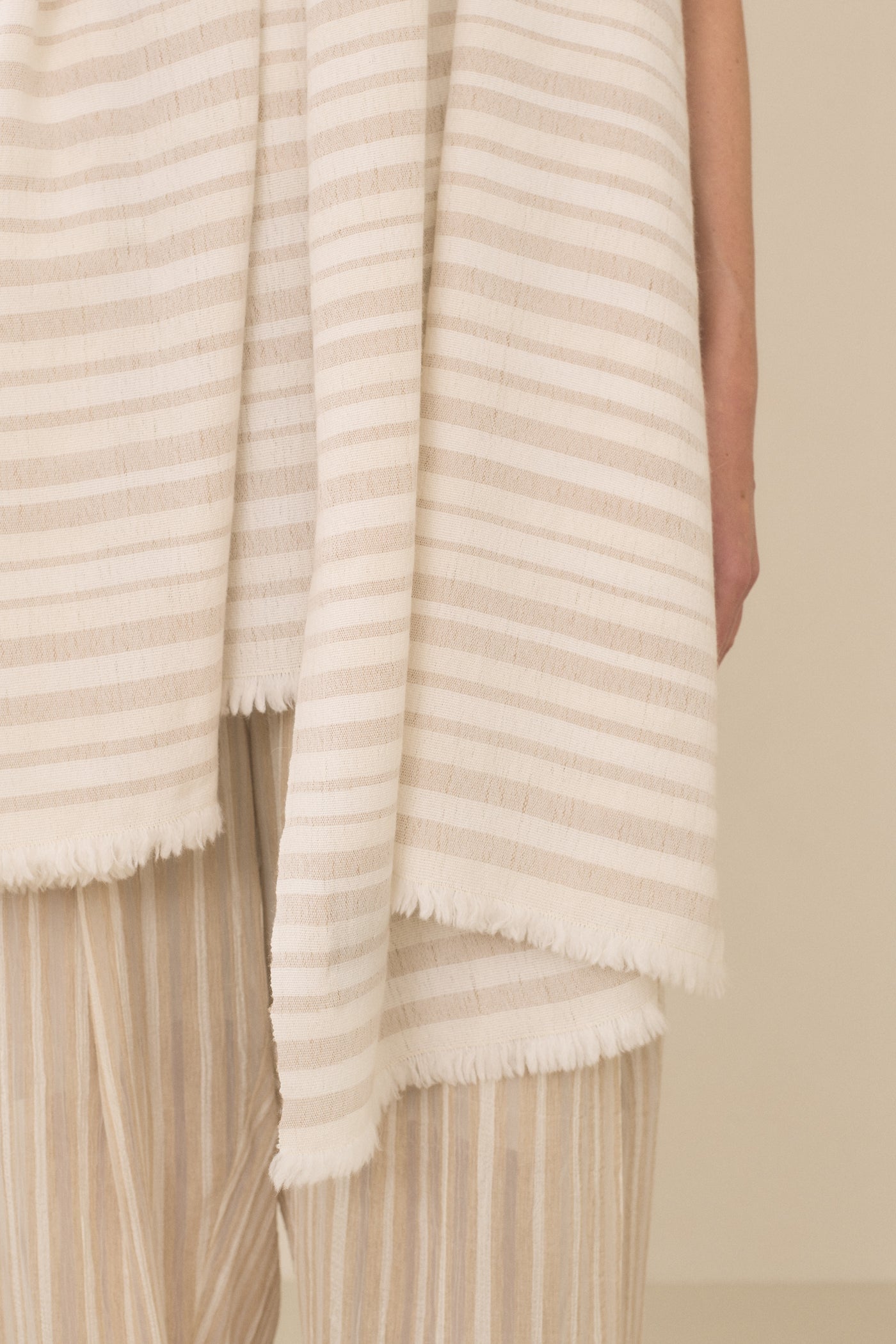HANDWOVEN FINE LINES WRAP