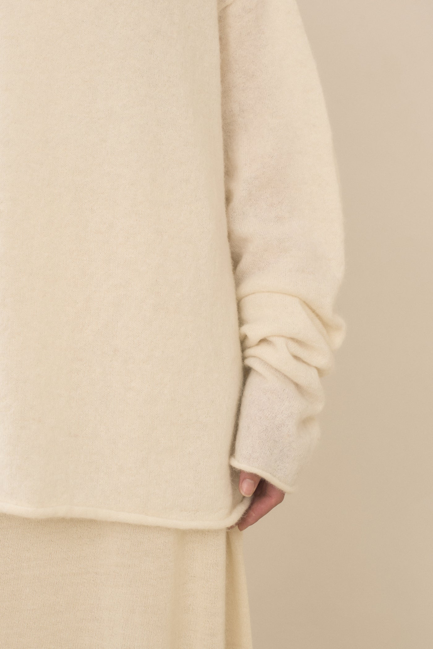 SHOULDER BOATNECK