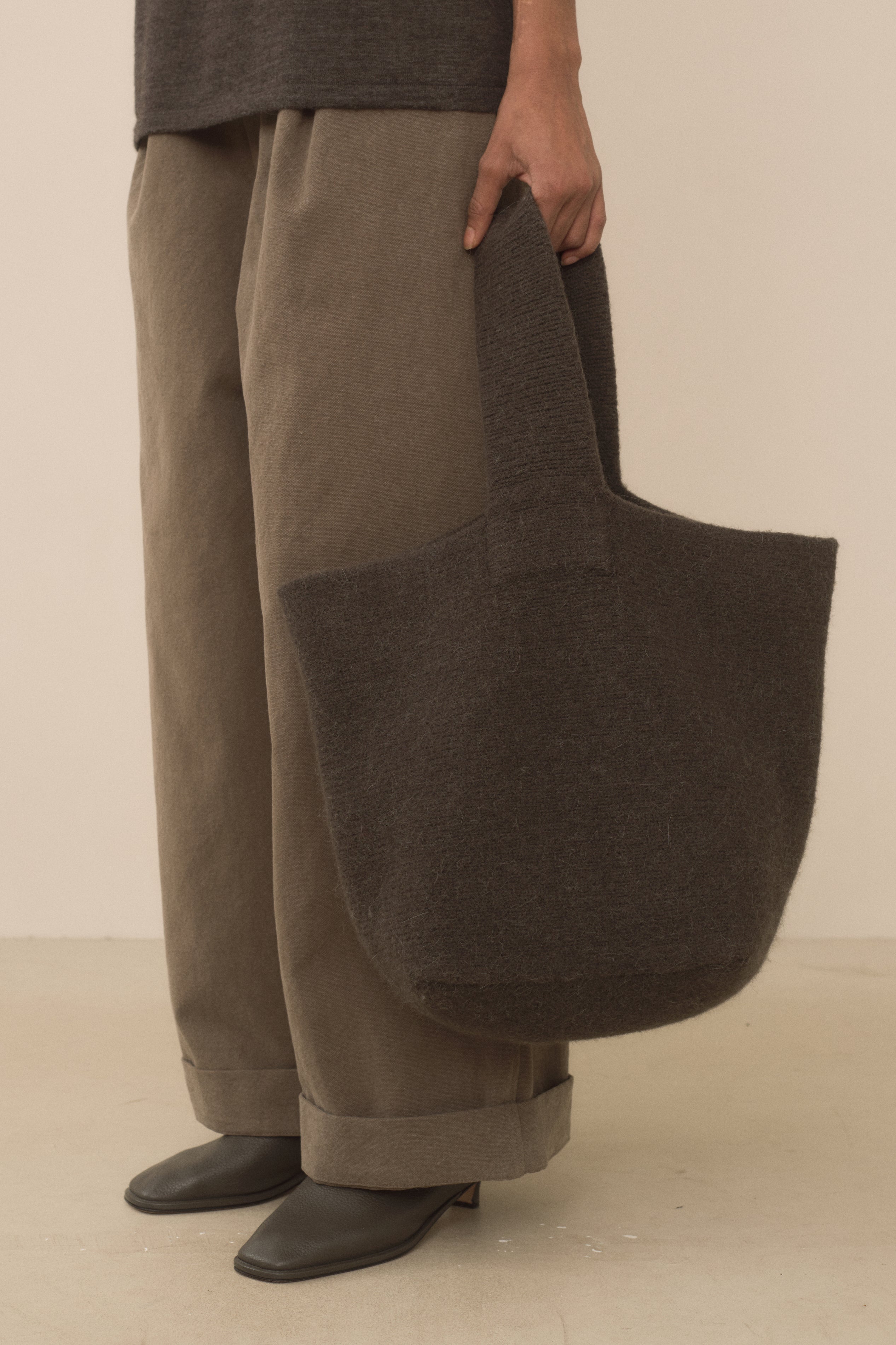 KNIT BUCKET