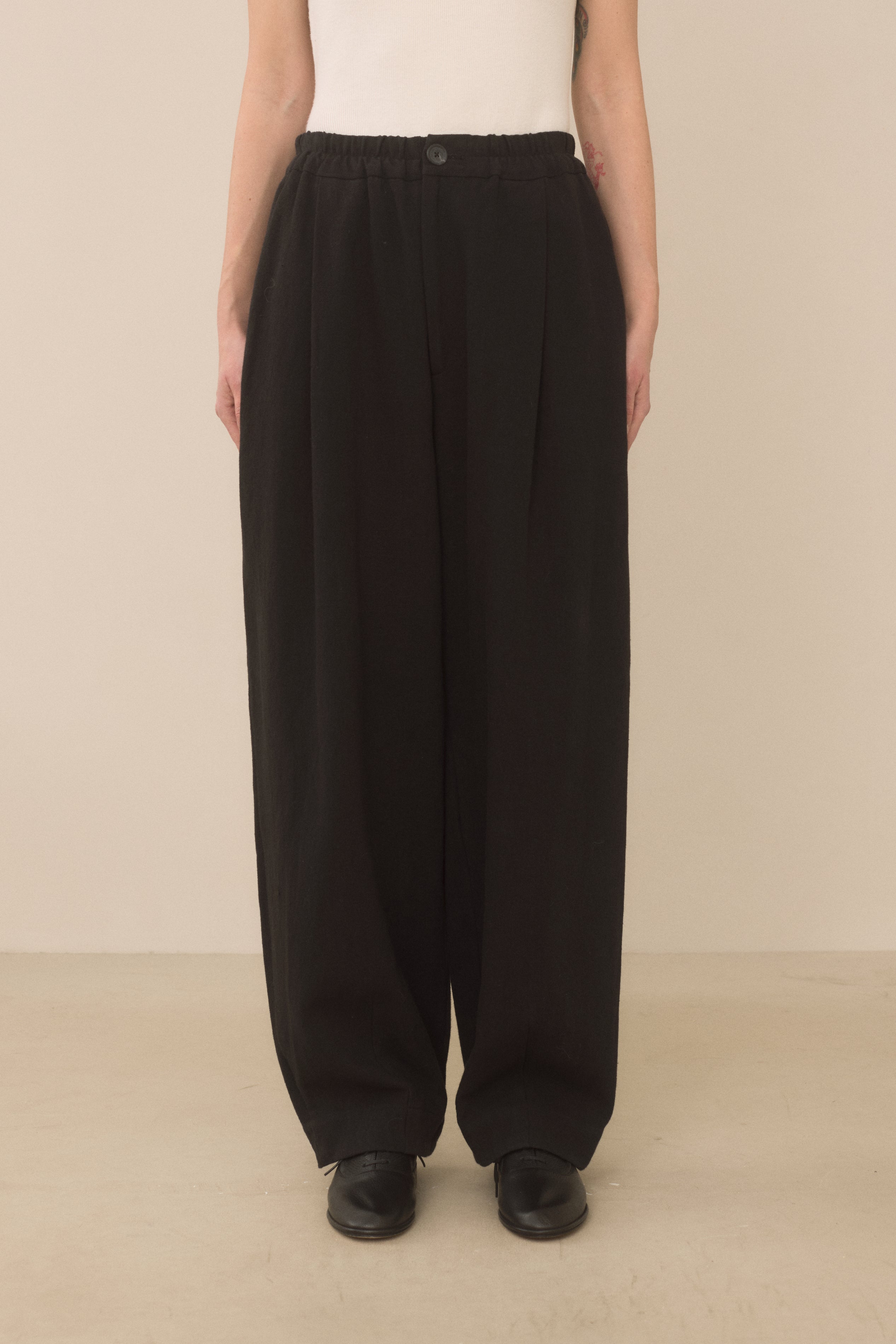 MATTE PANTS