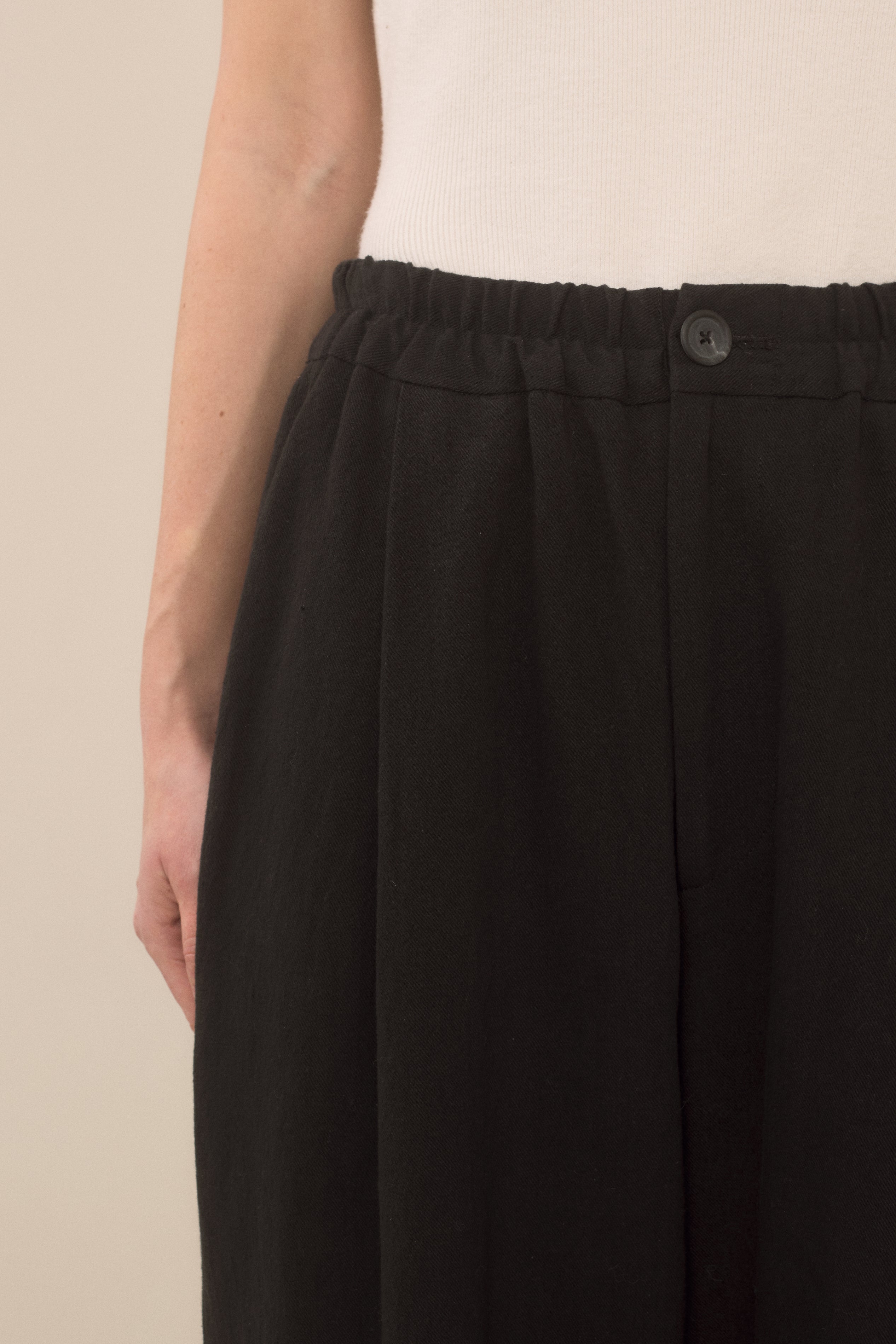 MATTE PANTS
