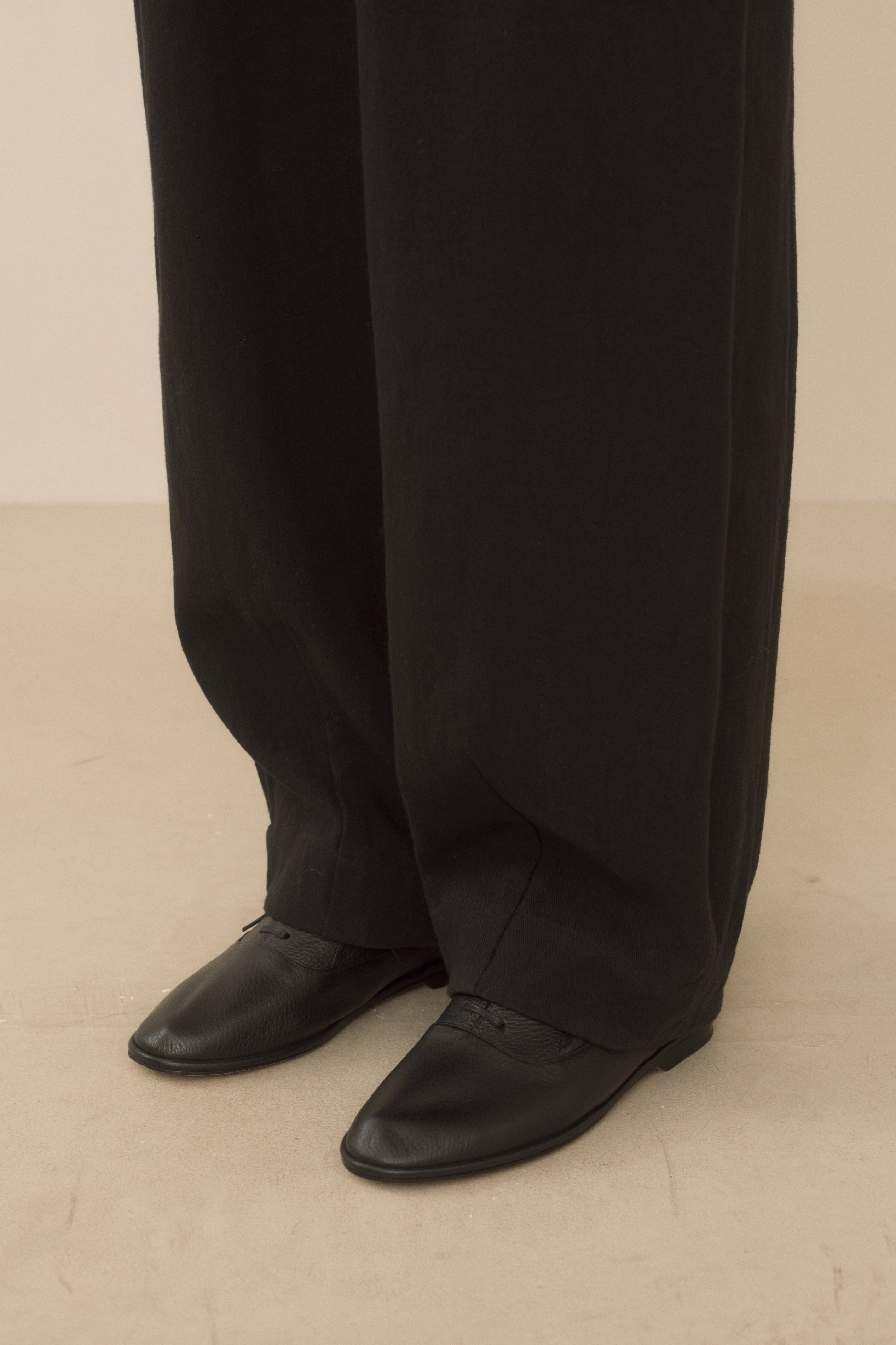 MATTE PANTS