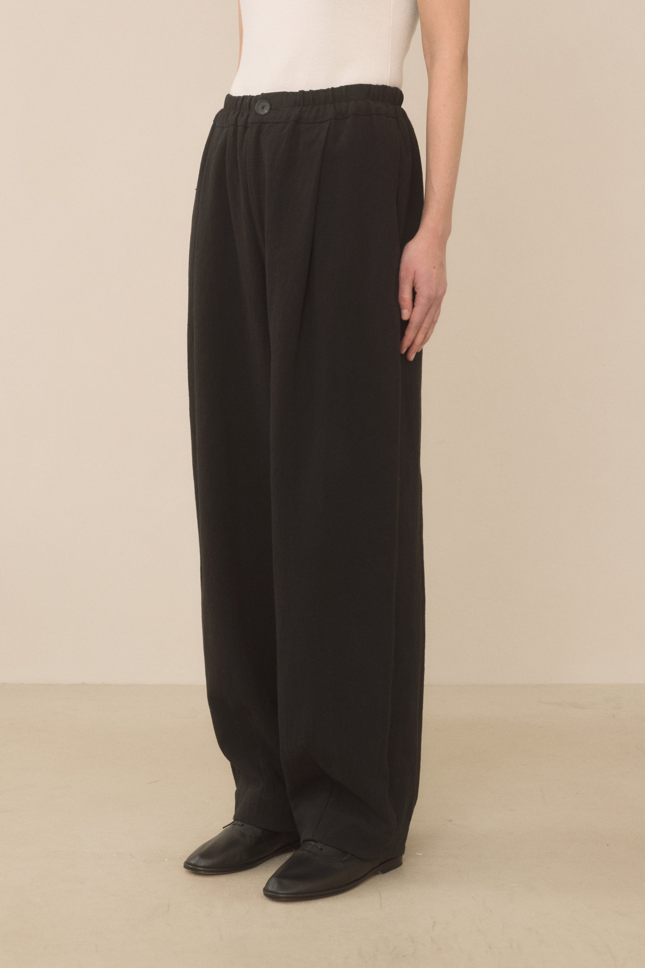 MATTE PANTS