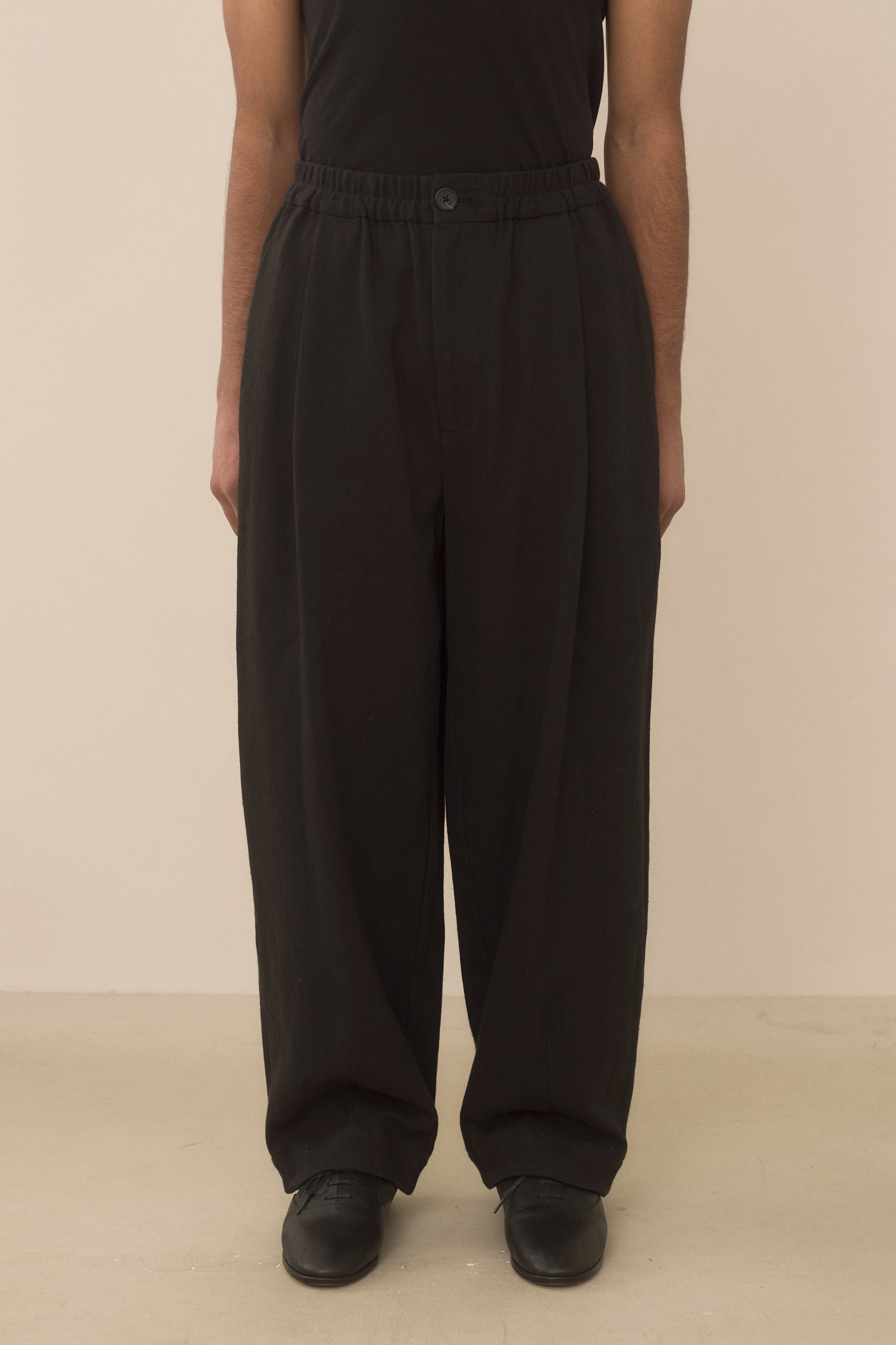 MATTE PANTS