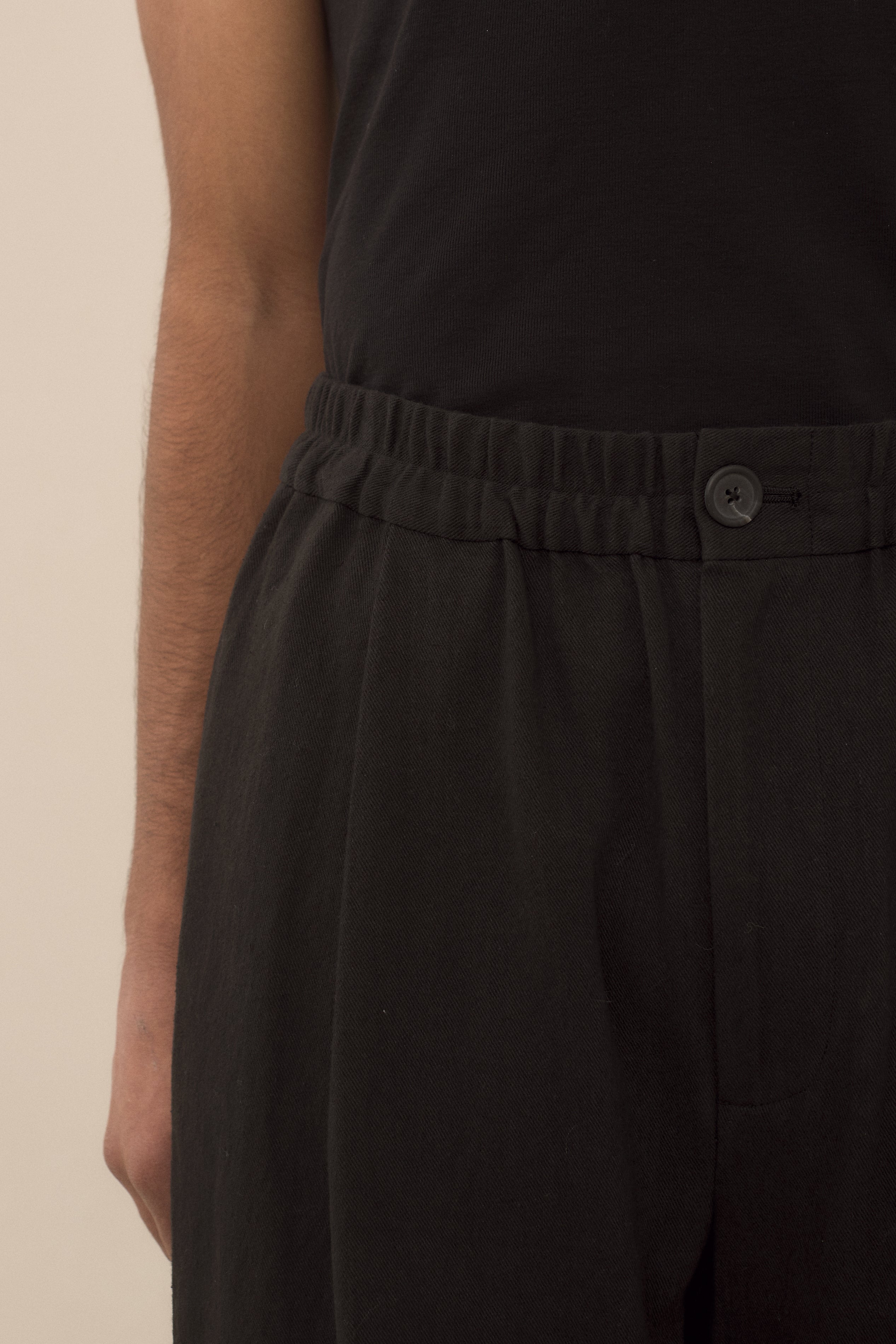 MATTE PANTS