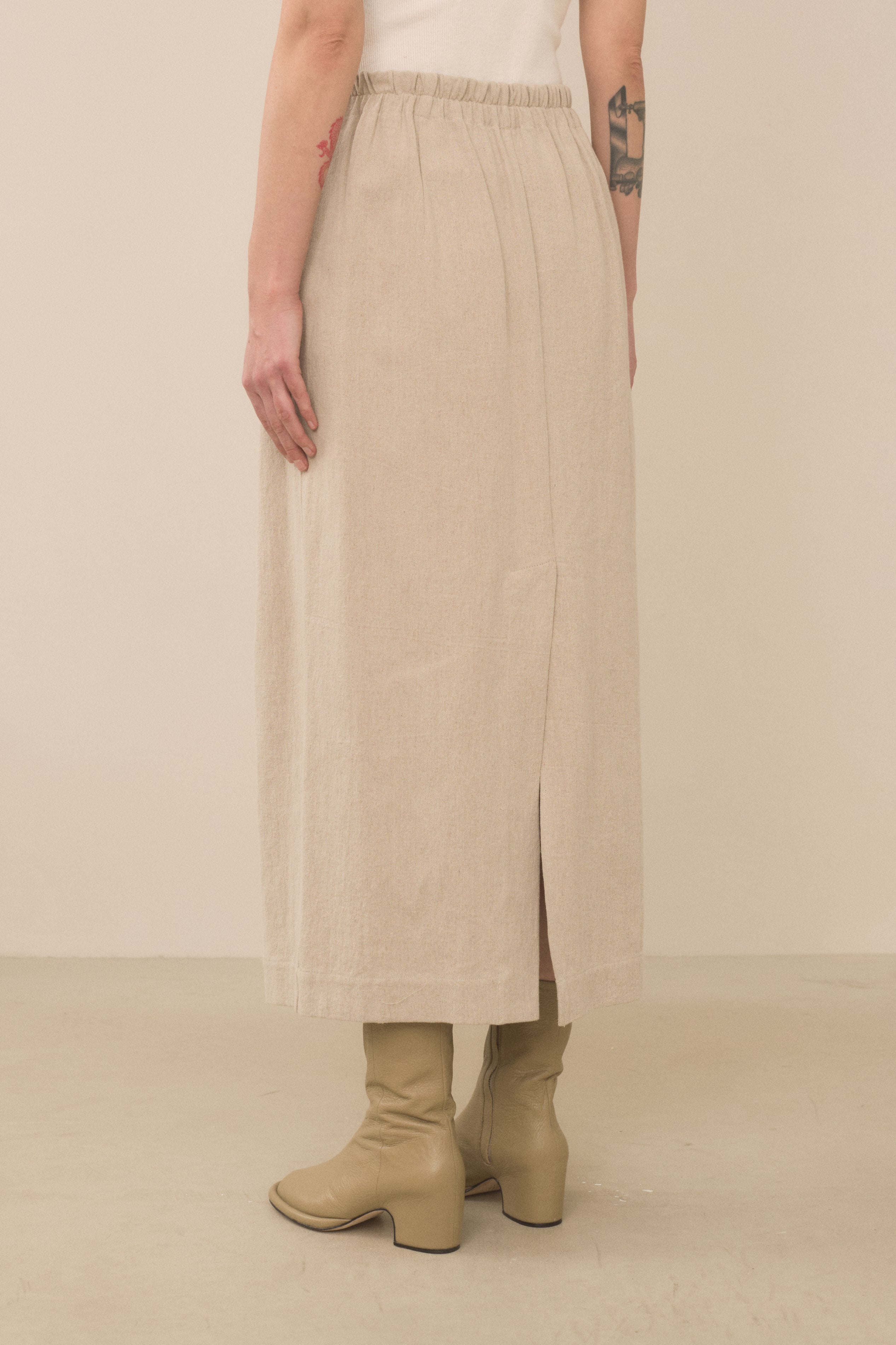MATTE SKIRT