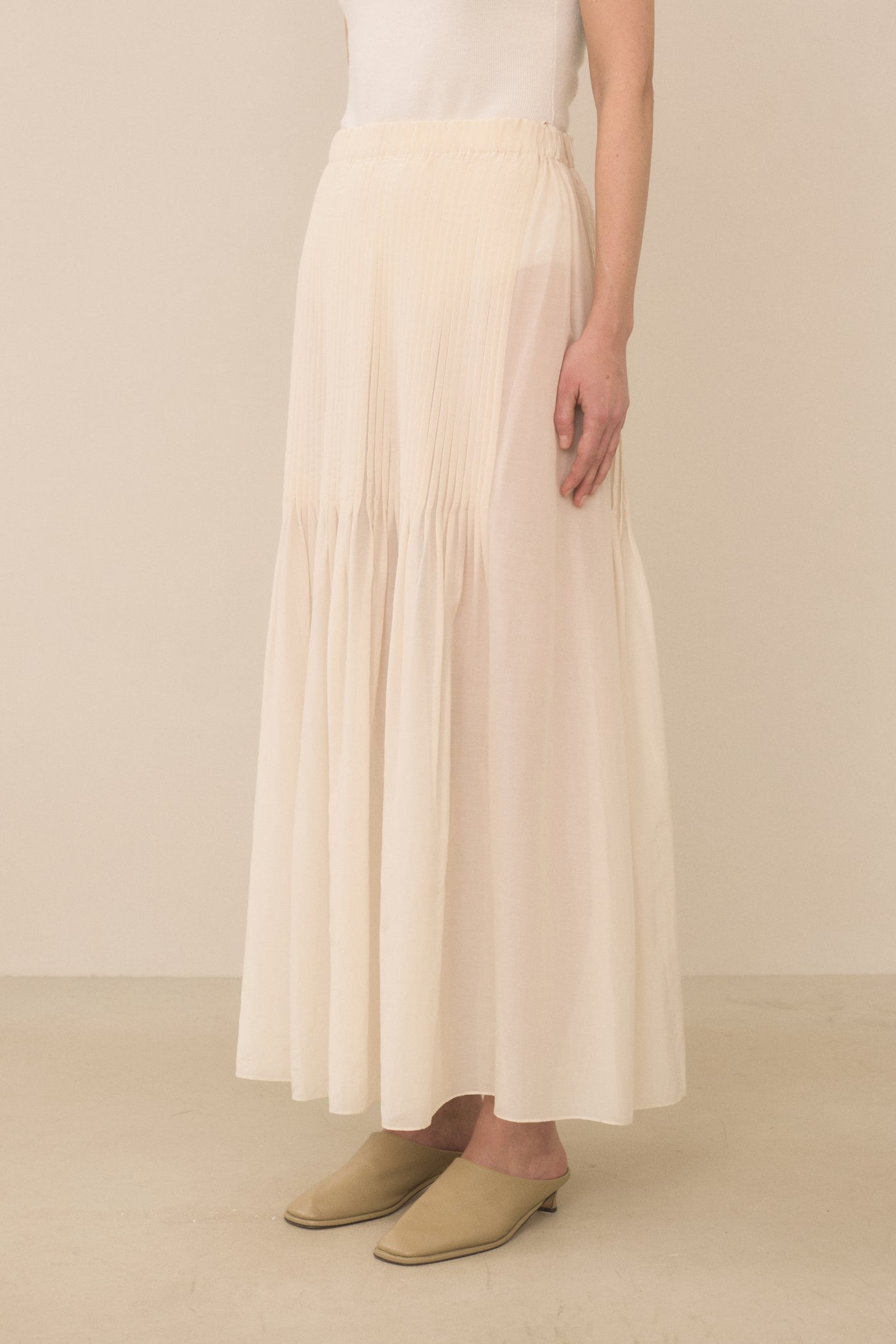 SHEER PLEAT SKIRT
