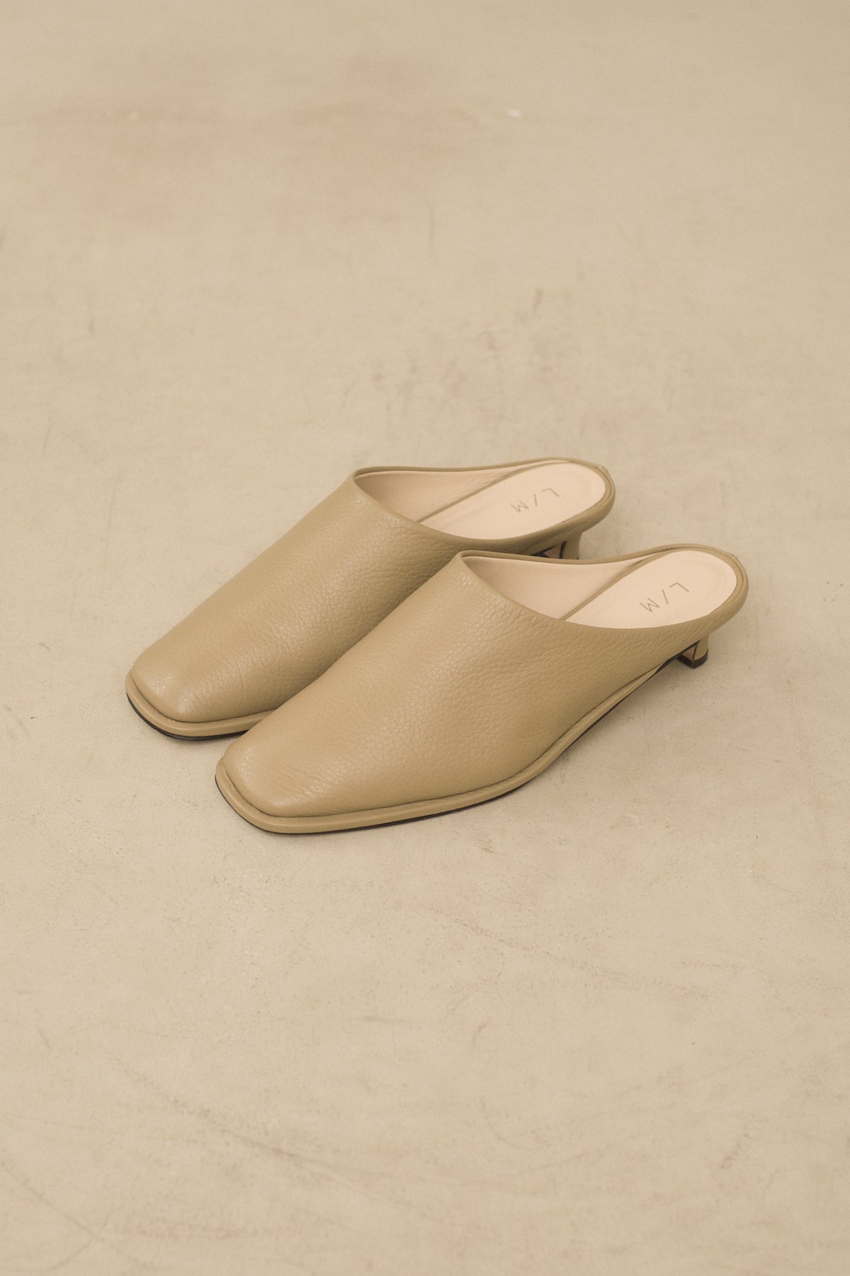 SOFT KITTEN HEEL